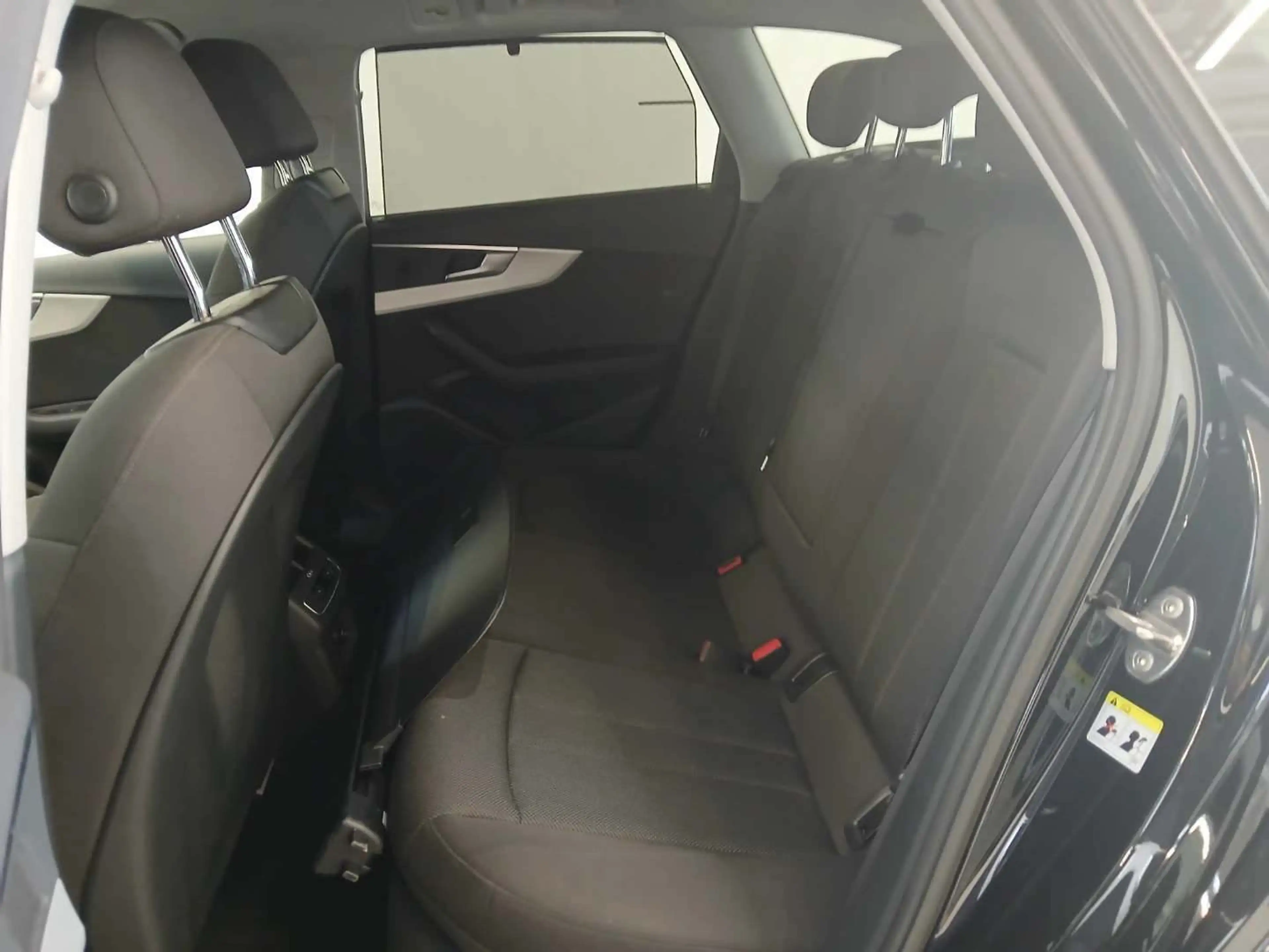 Audi A4 Avant 35 TFSI S-tronic SHZ AHK LED RFK ALU — photo 15