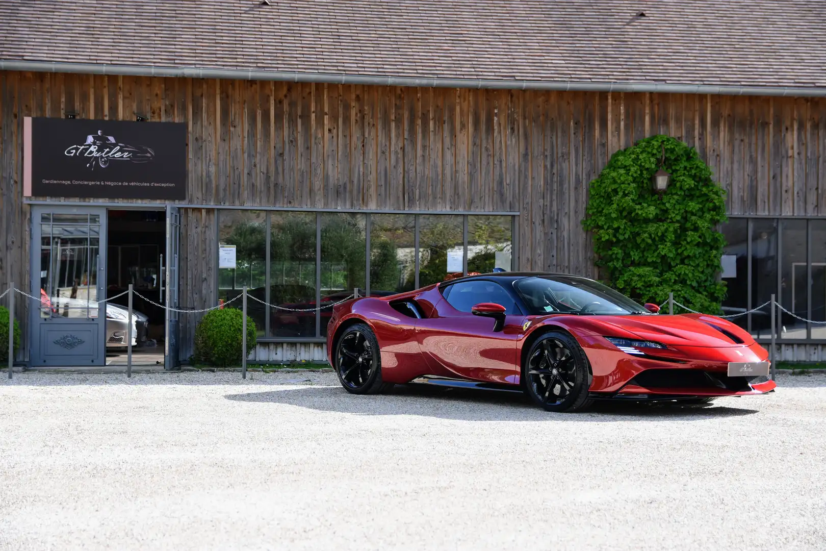 Ferrari SF90 Stradale Rosso Coburn *Peinture Atelier* - Daytona Seats Rot - 1