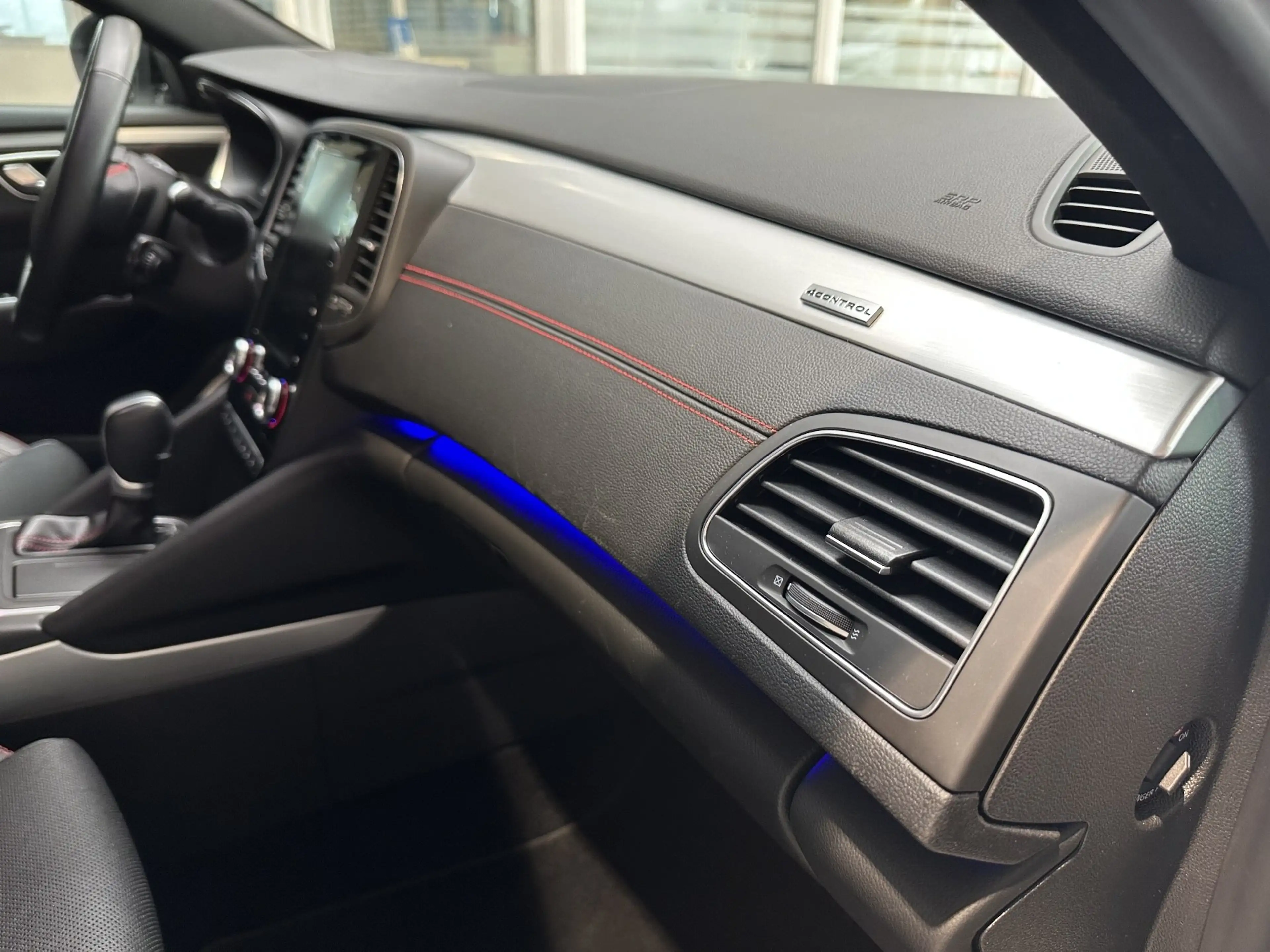 Renault Talisman Grandtour S-Edition TCe 225 EDC — photo 10