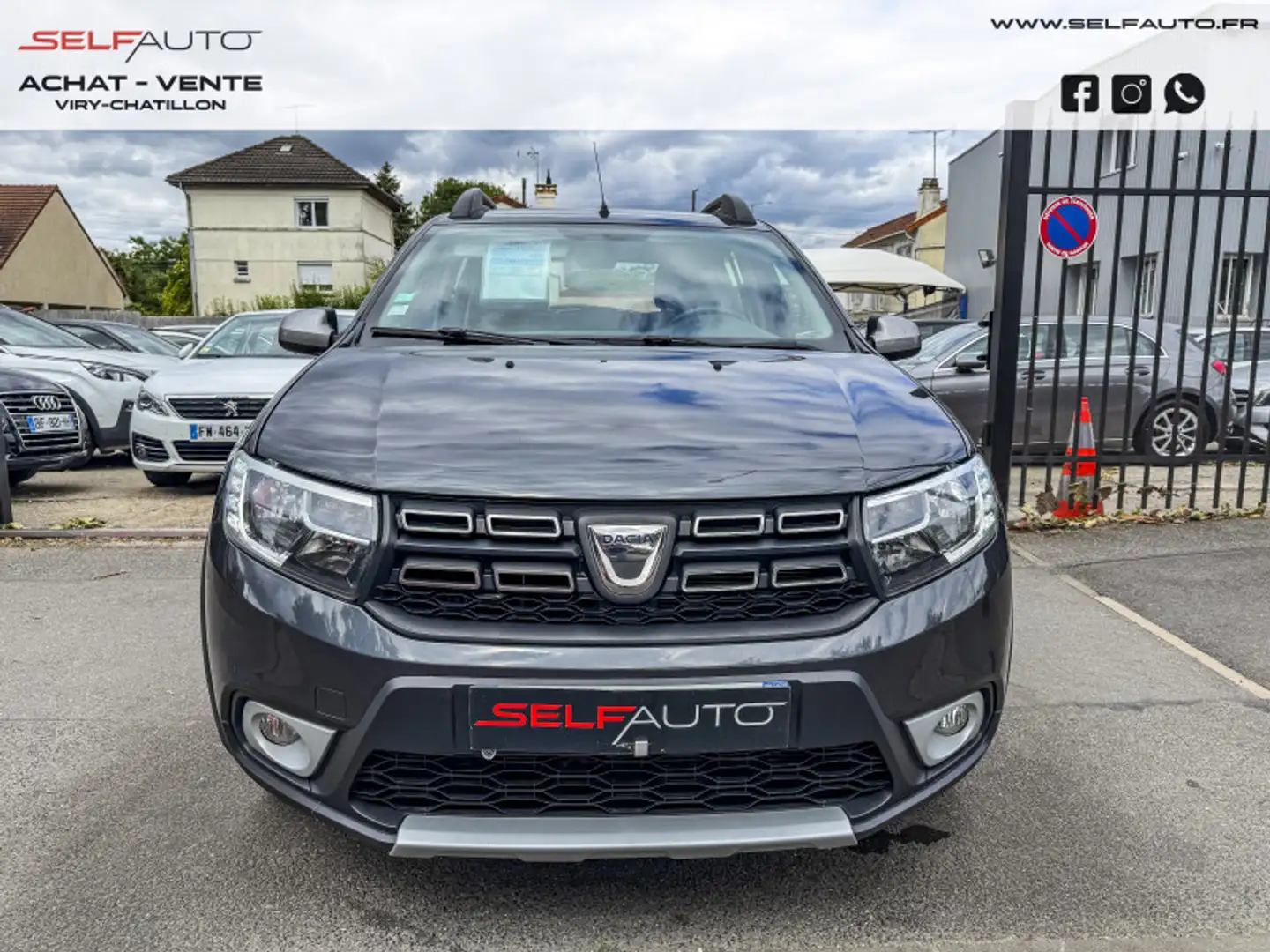 Dacia Sandero 0.9 TCE 90CH STEPWAY Gris - 2