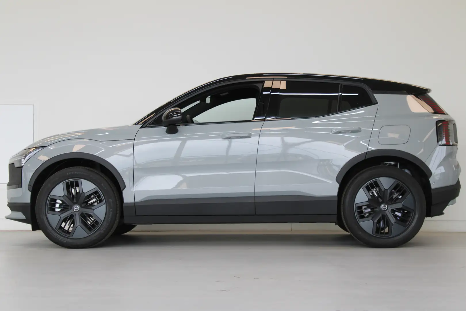 Volvo EX30 Cross Country Twin Motor Performance 428PK Ultra | Gris - 2