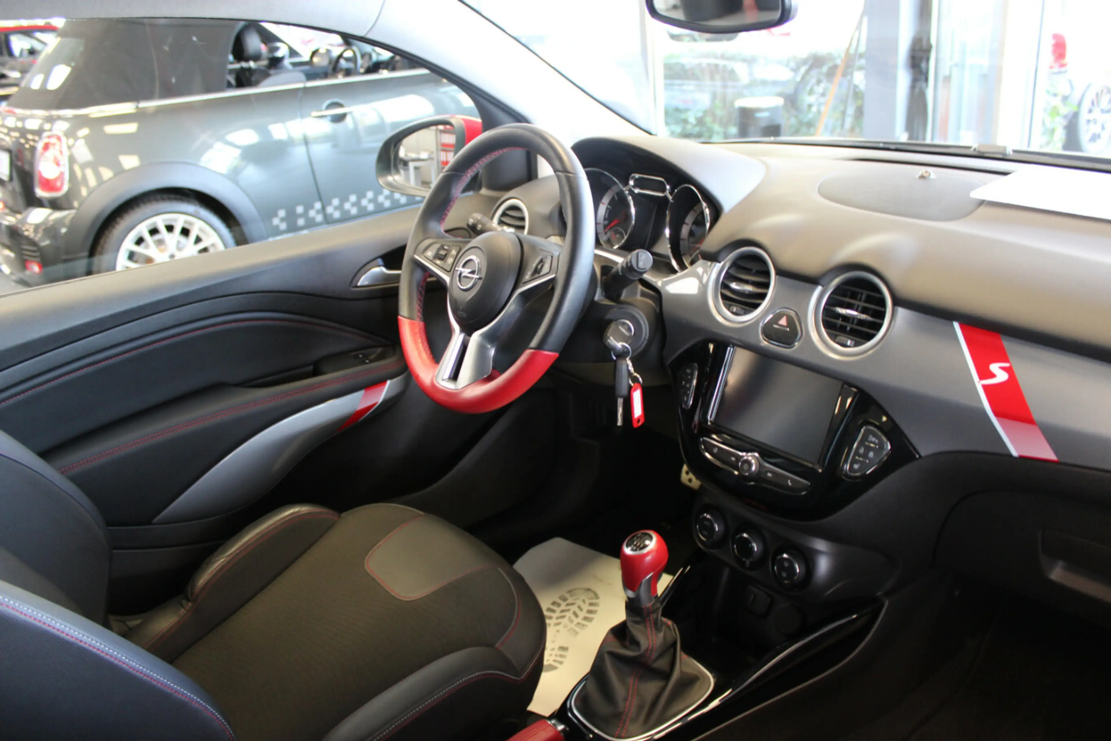 Opel Adam 1.4 Turbo S — photo 8