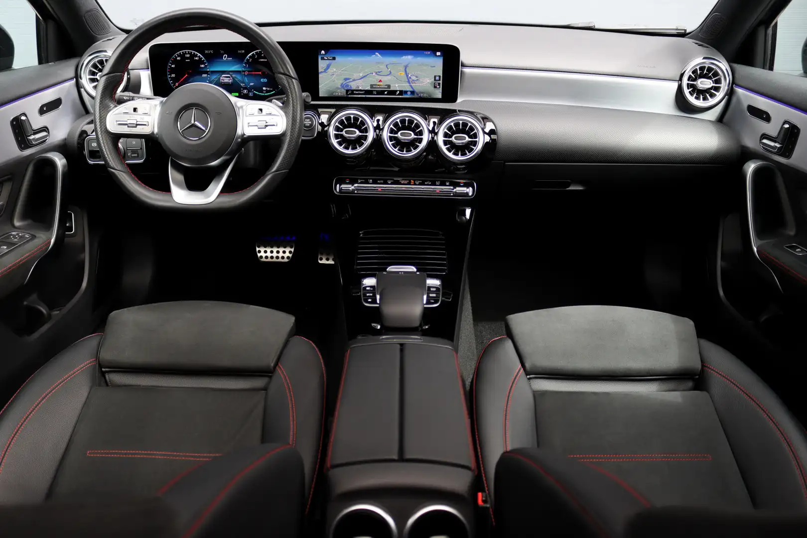 Mercedes-Benz A 250 e AMG Line Aut8 | Panoramadak | Memory | Camera | Mavi - 2