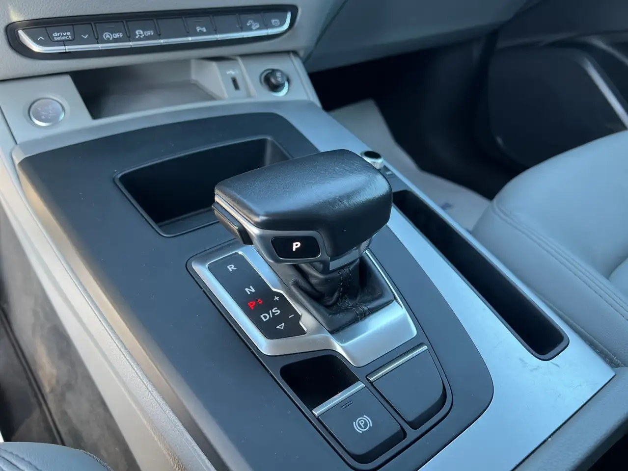 Audi Q5 снимка Audi Q5
