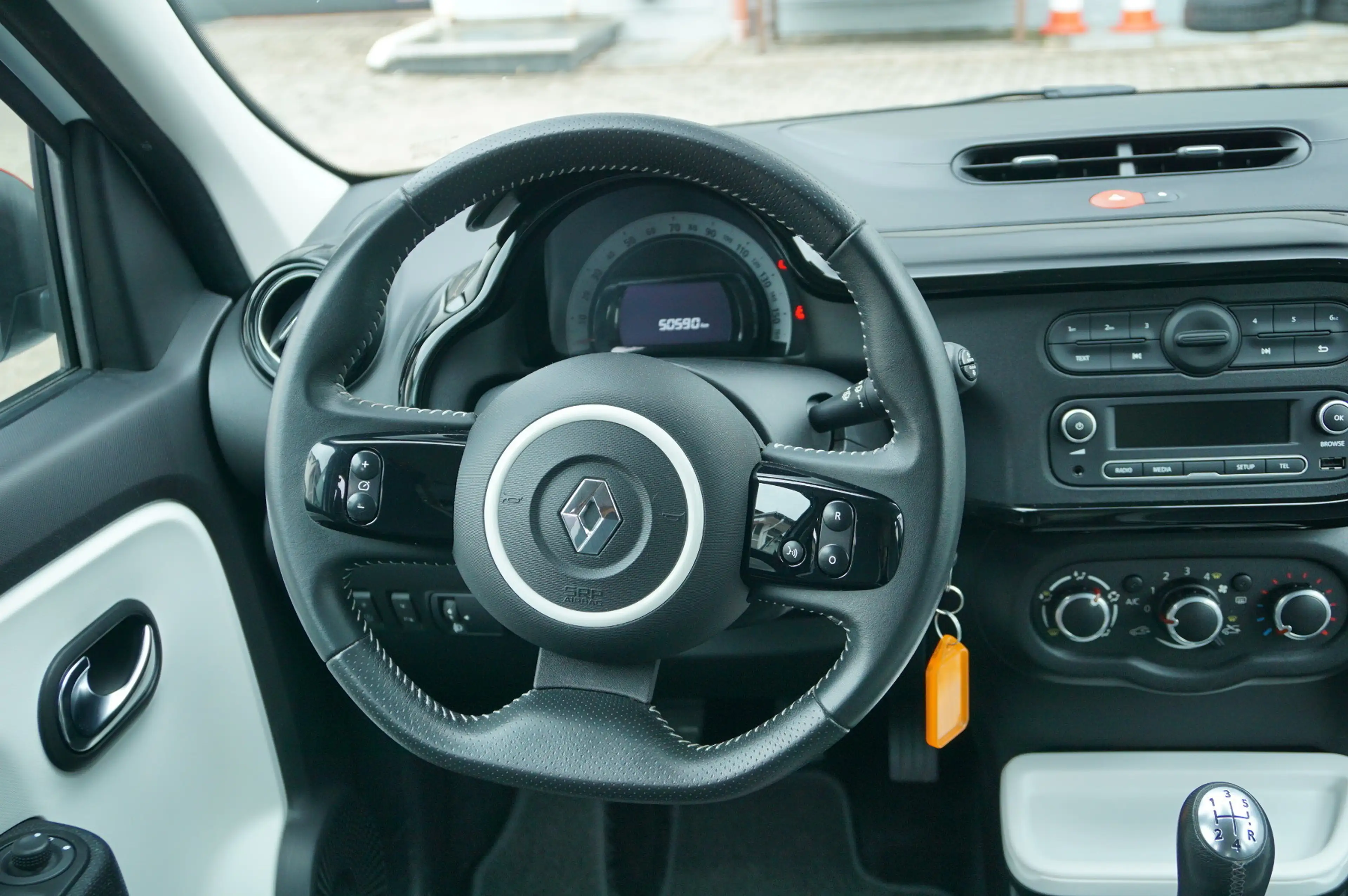 Renault Twingo 1.0 SCe Luxe Faltdach, Sitzheizung, WKR — photo 12