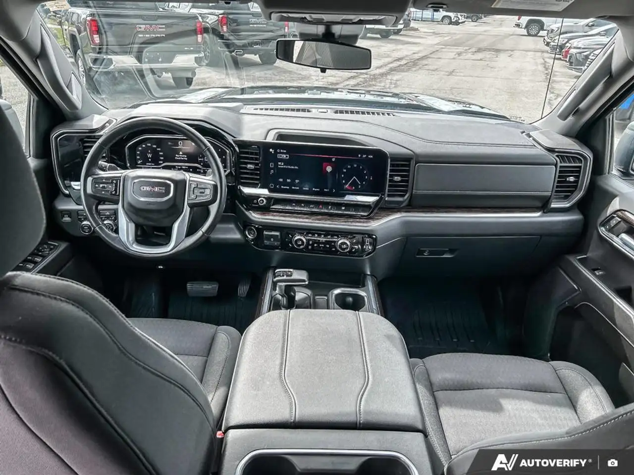 GMC Sierra 1500 снимка GMC Sierra 1500