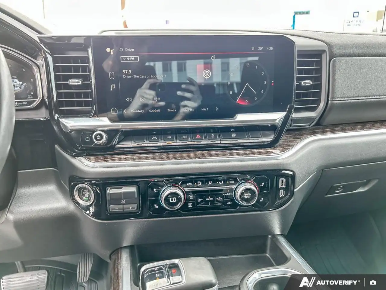 GMC Sierra 1500 снимка GMC Sierra 1500