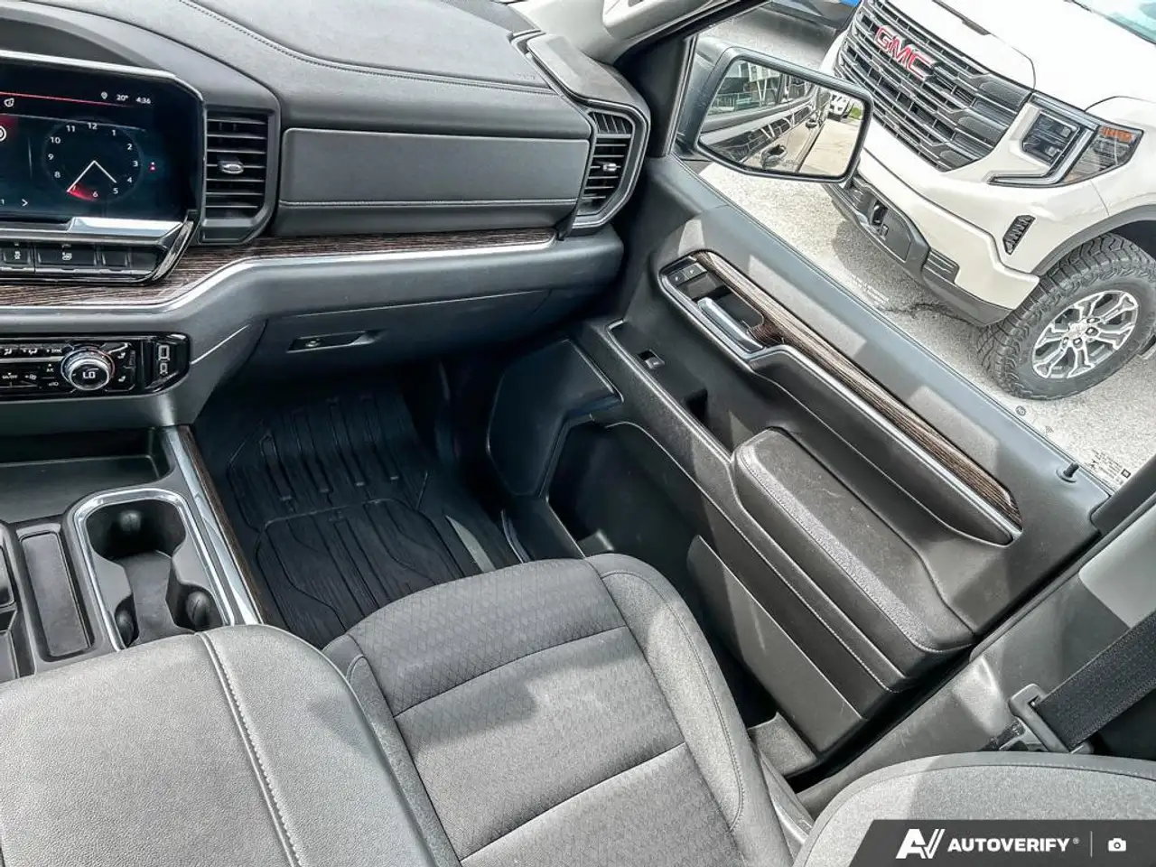 GMC Sierra 1500 снимка GMC Sierra 1500