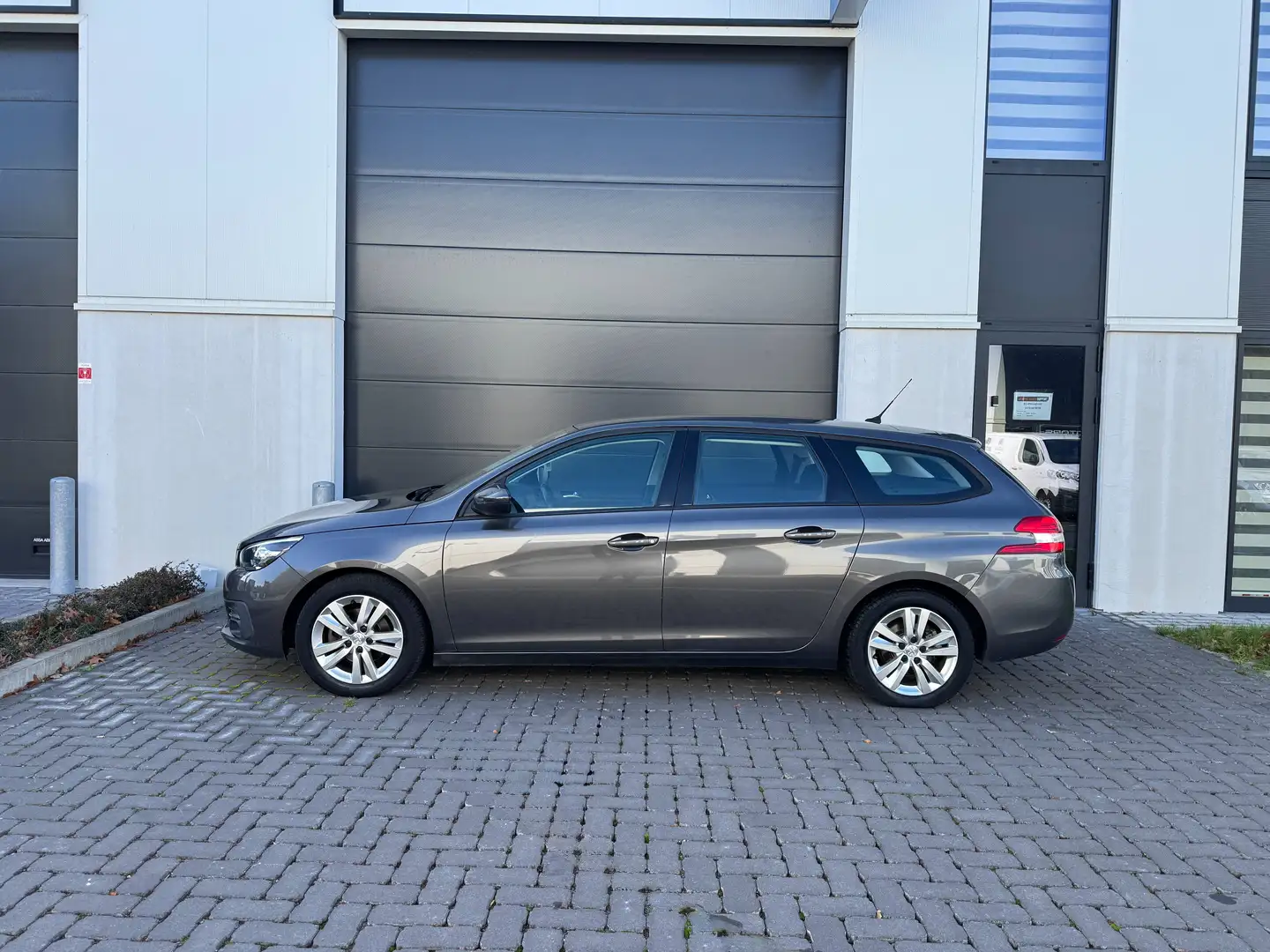 Peugeot 308 SW 1.2 NAVI/CARPLAY/PDC/TREKHAAK/GARANTIE - 2
