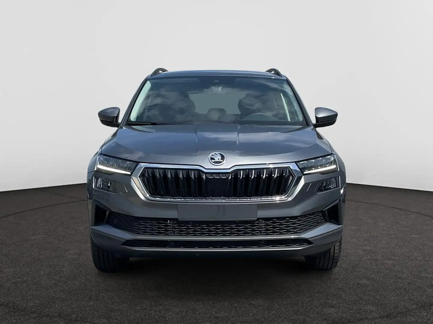 Skoda Karoq *DIRECTIEWAGEN*1.5 TSI 110kW (150pk) DSG7*FAMILY*ZETELVERWARMING VR*TREKHAAK*ELEKTR KOFFER*CAMERA* Grijs - 2