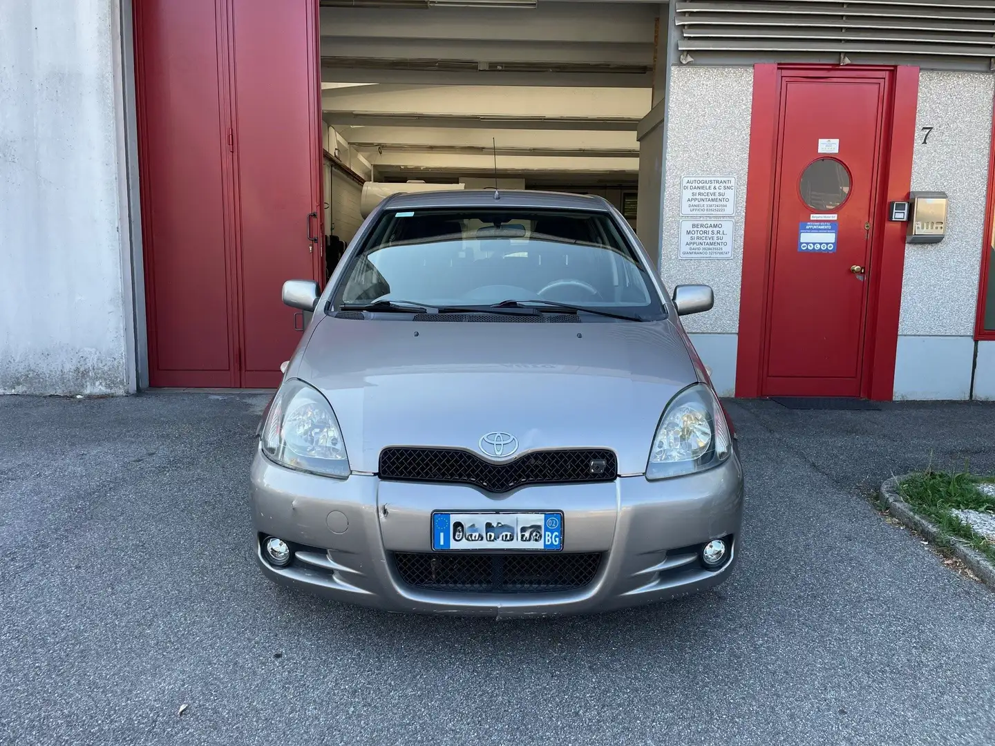 Toyota Yaris Yaris I 1999 5p 1.5 ts - 2