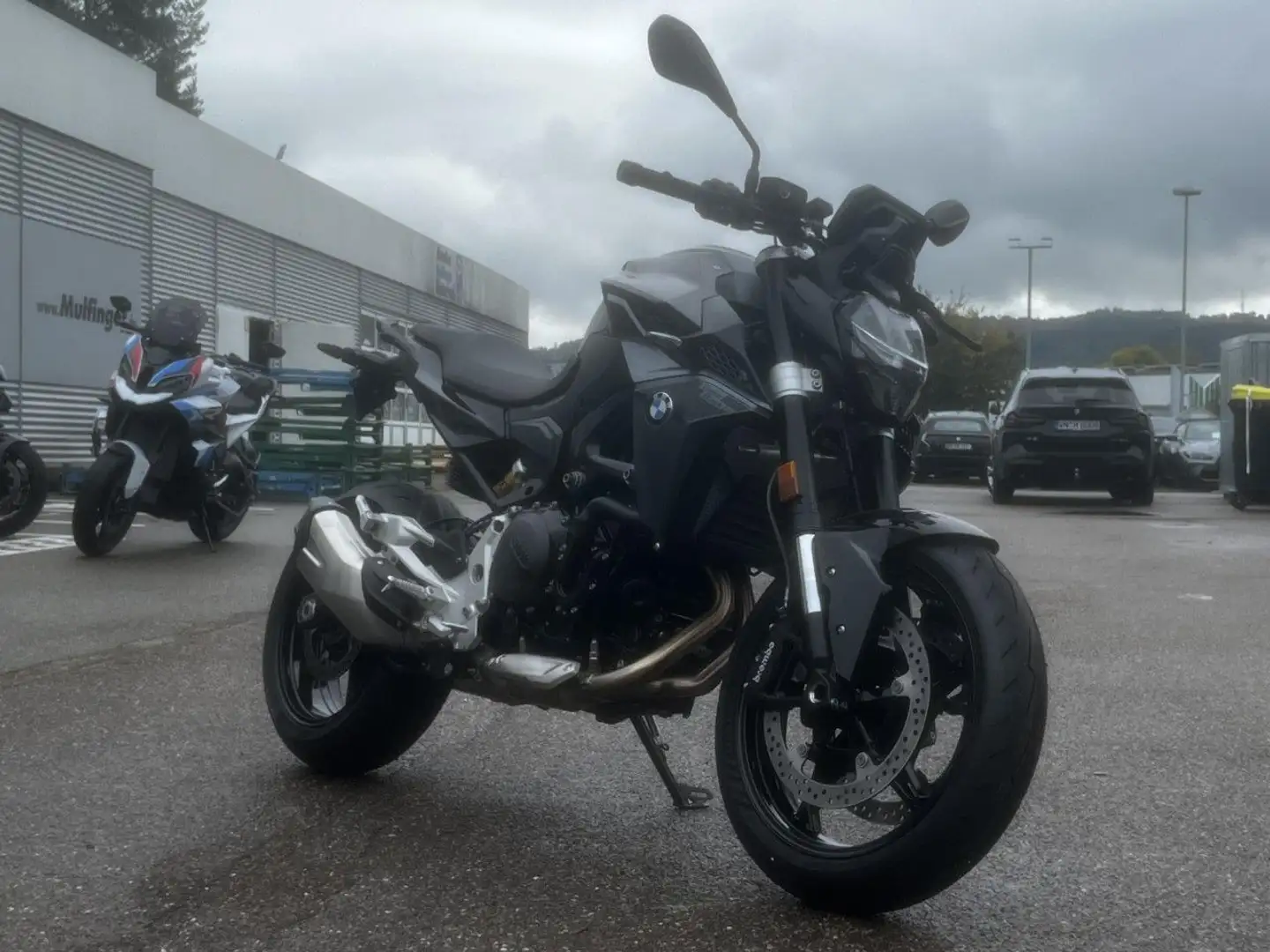 BMW F 900 R Triple Black Dynamik-/Komfort-Paket Heizg. Černá - 2