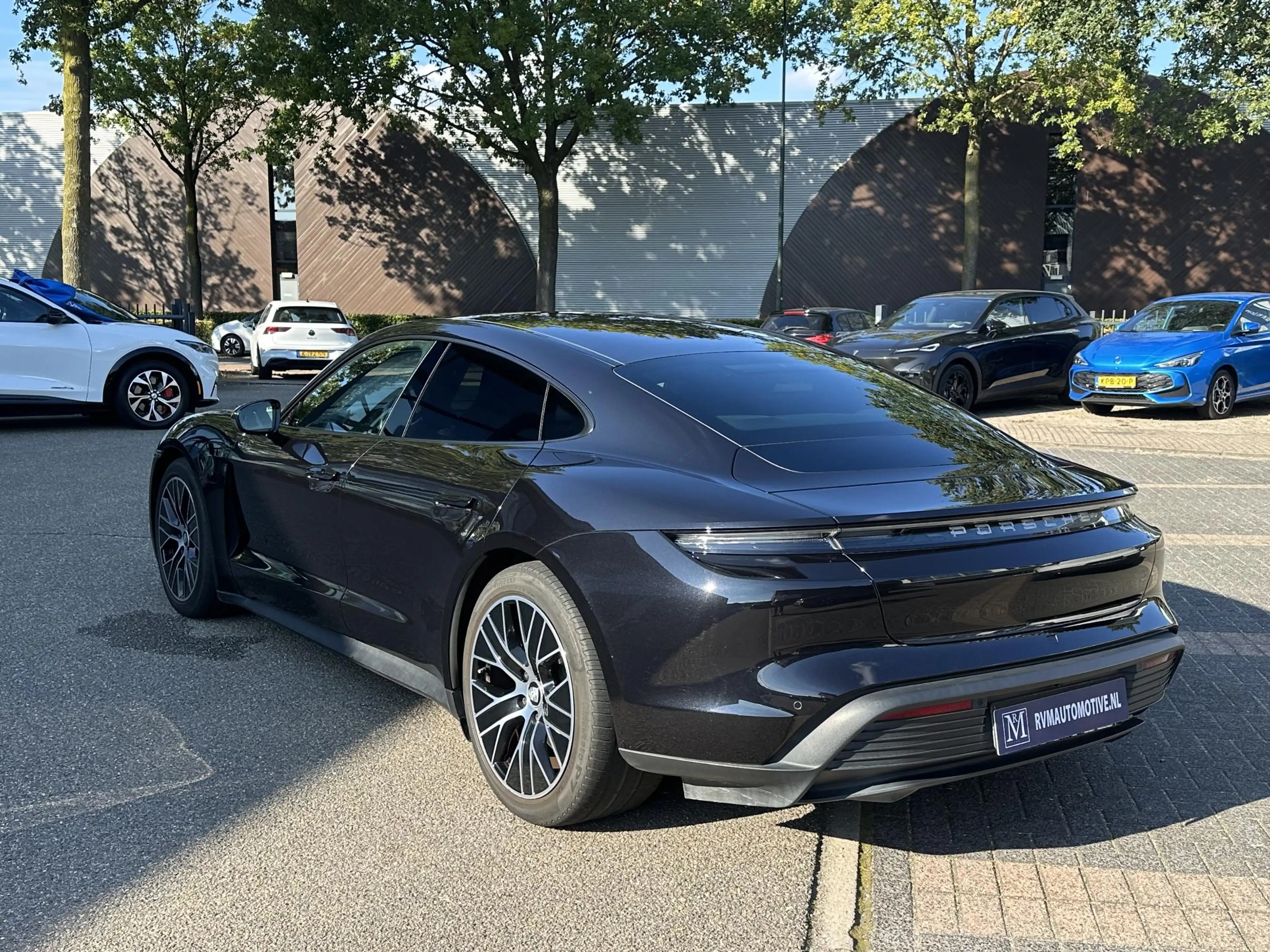 Porsche Taycan 79 kWh SOH 92% | MEM. SEAT | BOSE BOXEN | PANO | S — photo 11