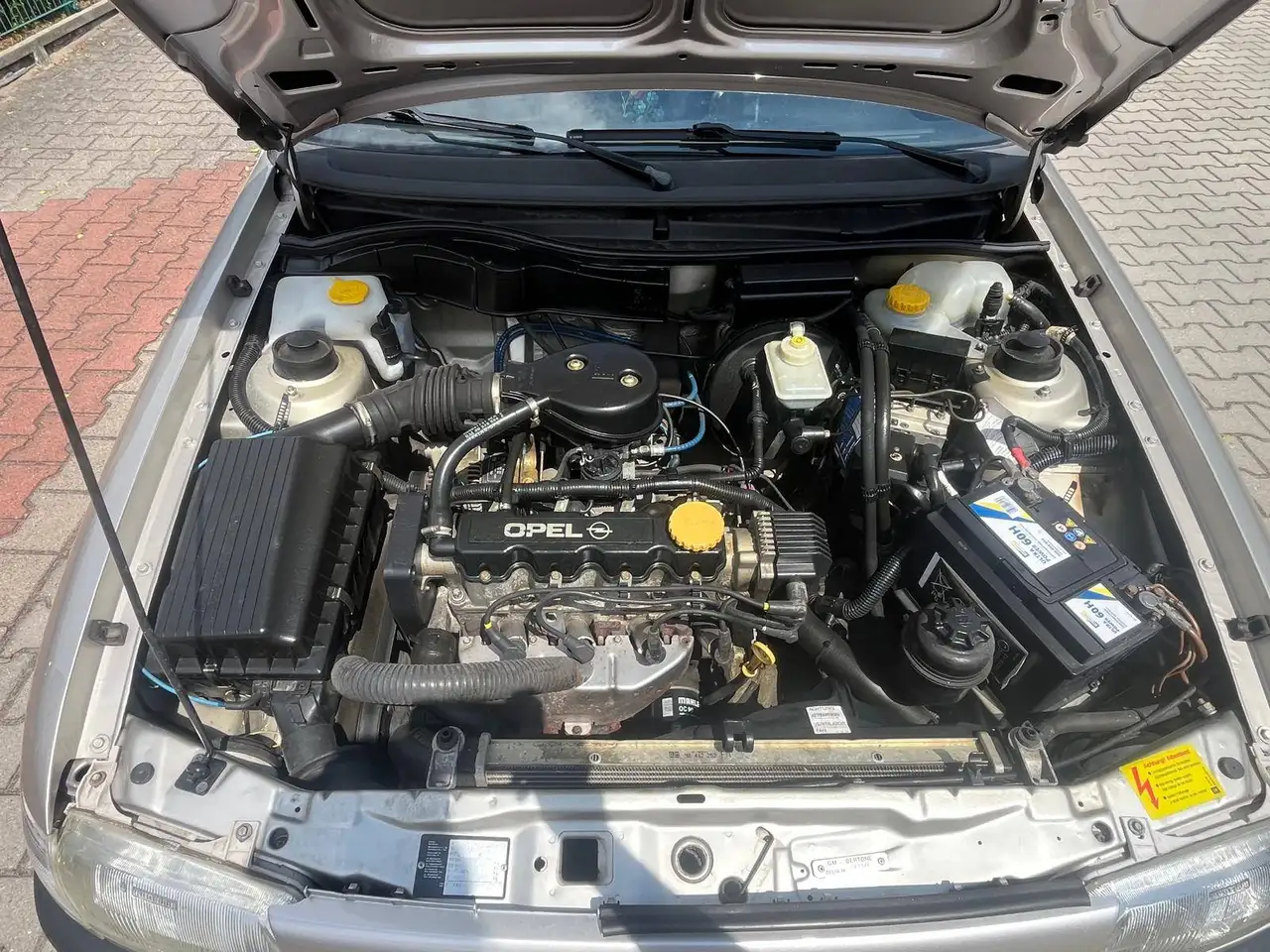 Opel Astra Cabrio 1.6i Bertone Edition, nur 73000tkm, foto 9