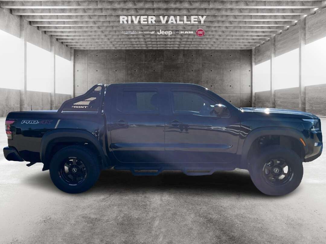 2023 Nissan Frontier Crew Cab PRO-4X Standard Bed 4x4 — снимка 1