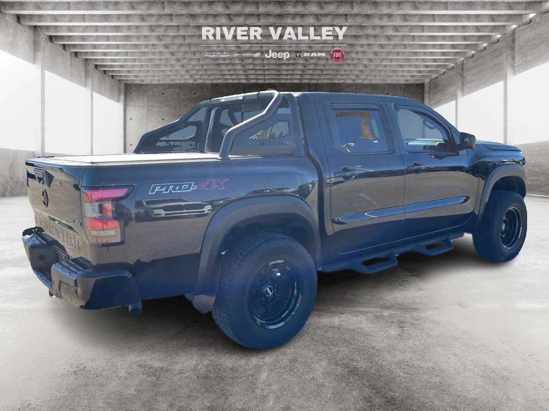 2023 Nissan Frontier Crew Cab PRO-4X Standard Bed 4x4 — снимка 1