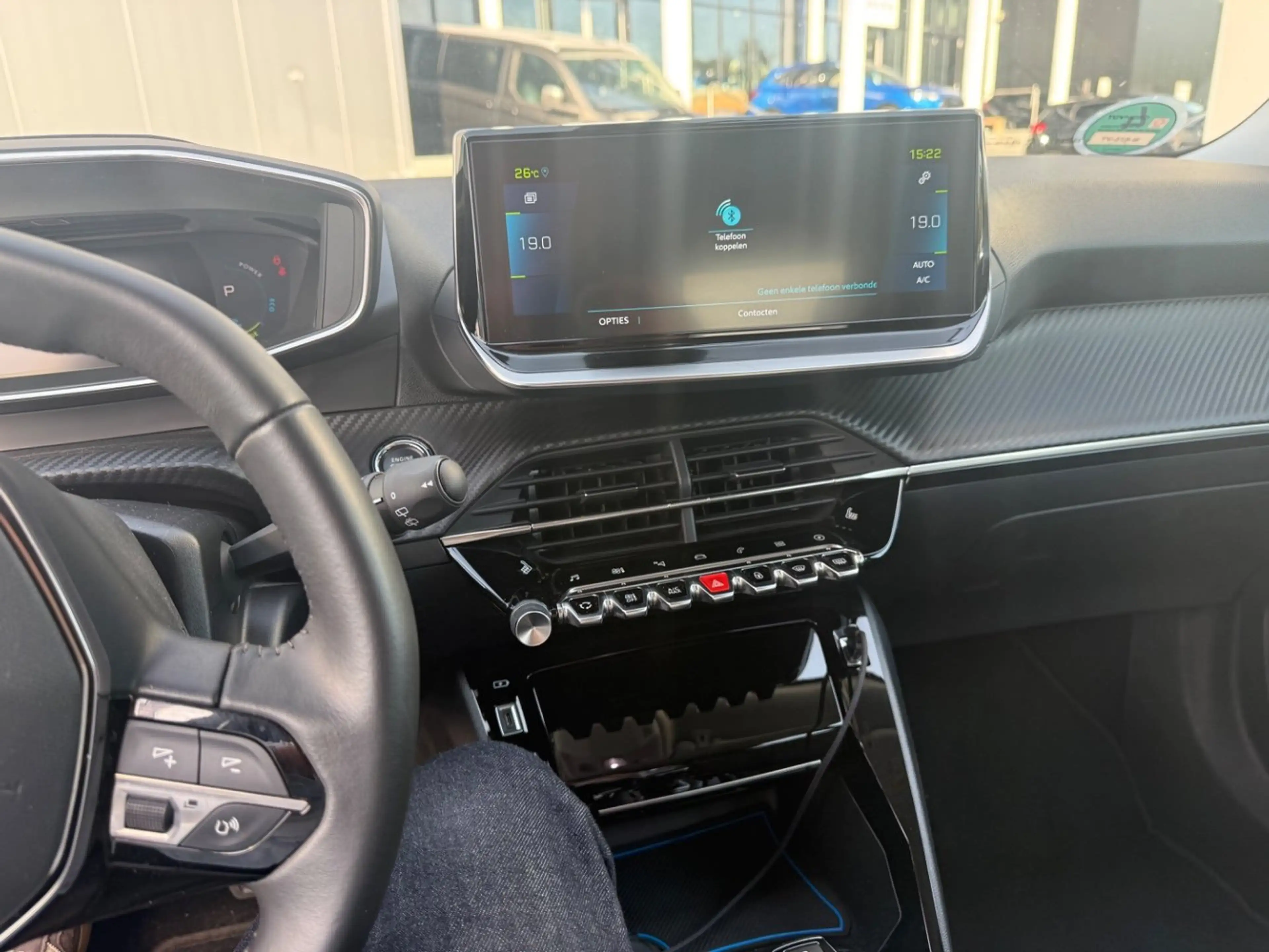 Peugeot e-2008 EV Allure Pack 50 kWh Stoelverwarming | Camera | C — photo 3