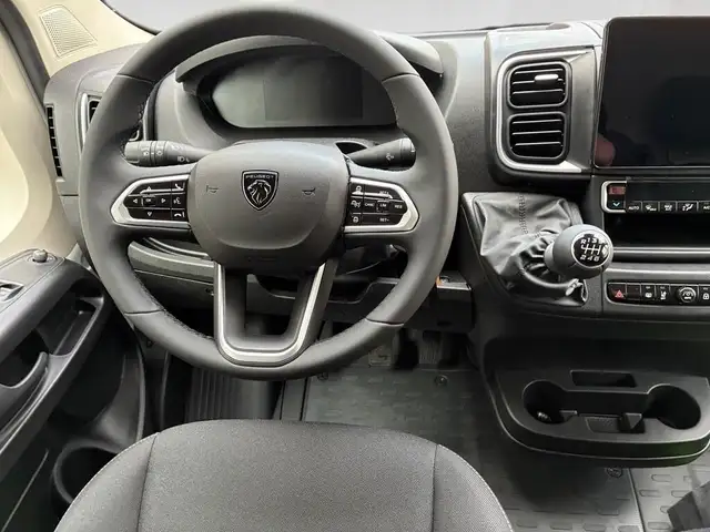 Peugeot Boxer view 6