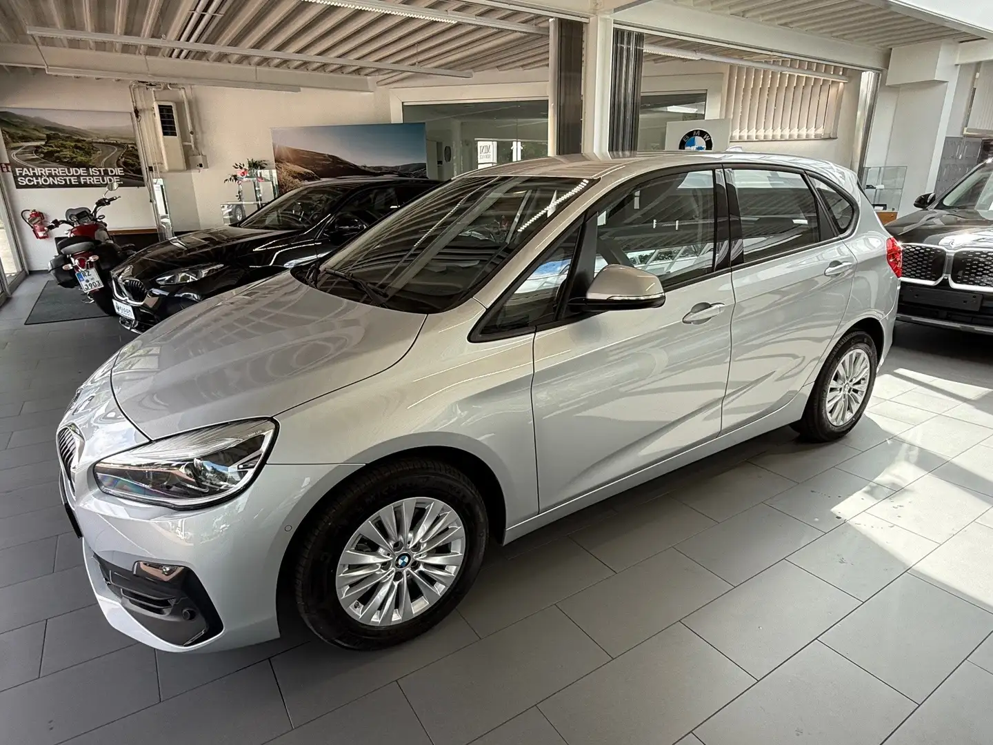 BMW 220 220i Active Tourer Aut. Advantage - 2