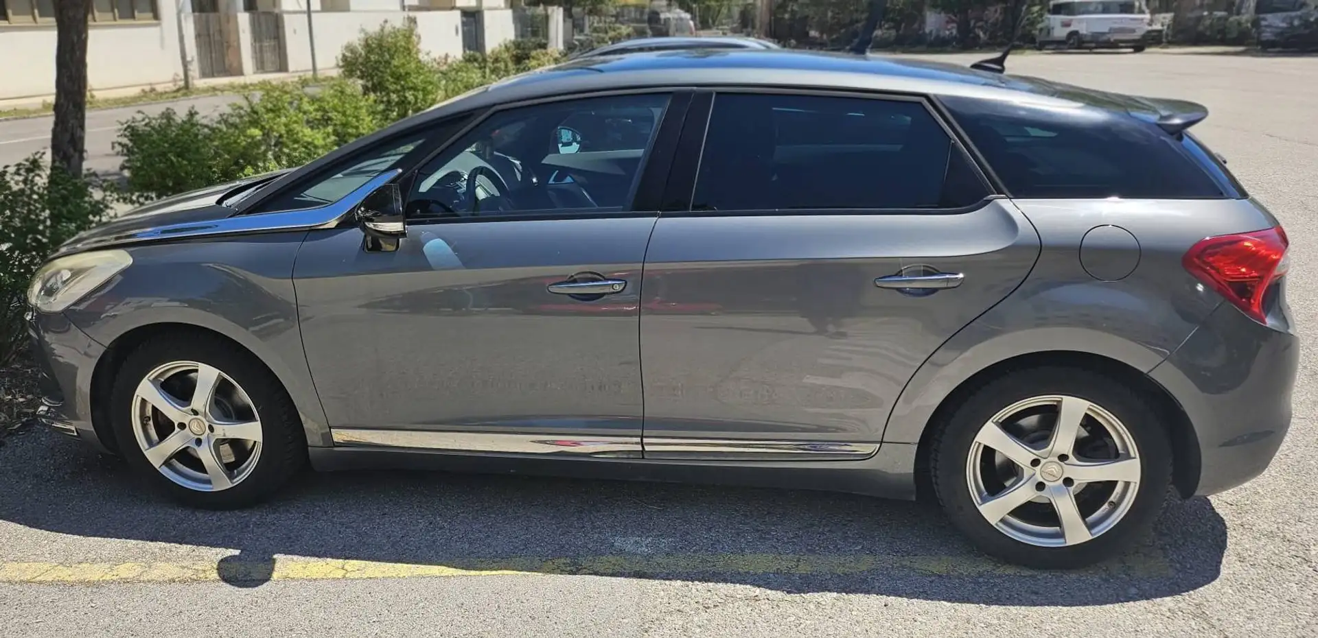 Citroen DS5 DS5 THP 200 Sport Chic Sport Chic Grau - 2