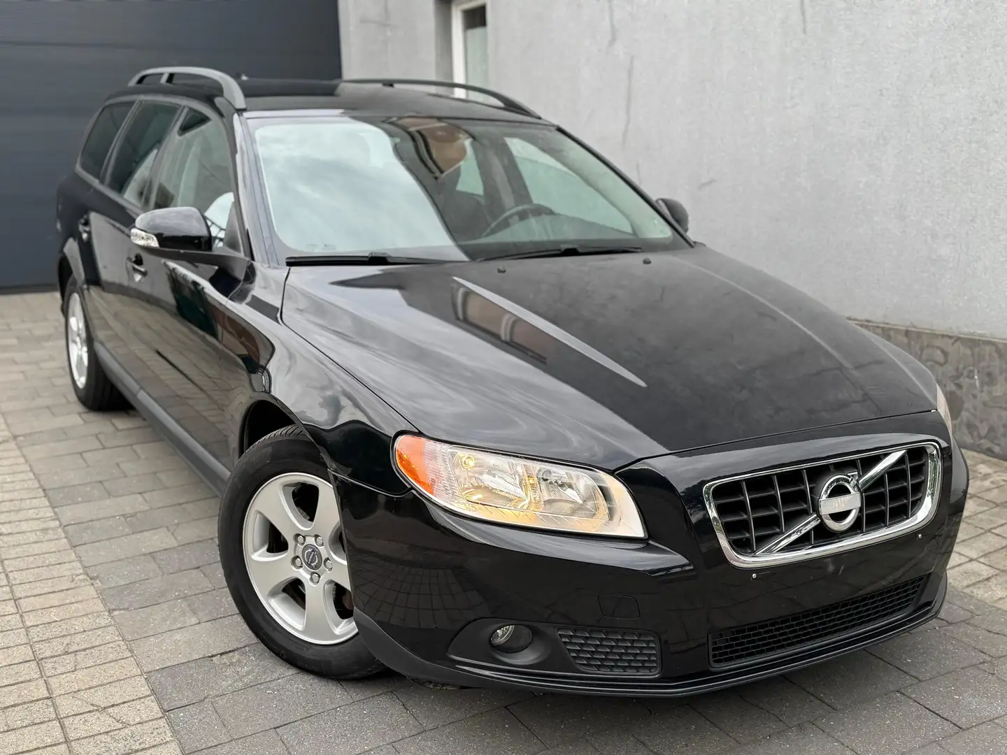 Volvo V70 2.5 Turbo Kinetic met 59000 km Fekete - 2
