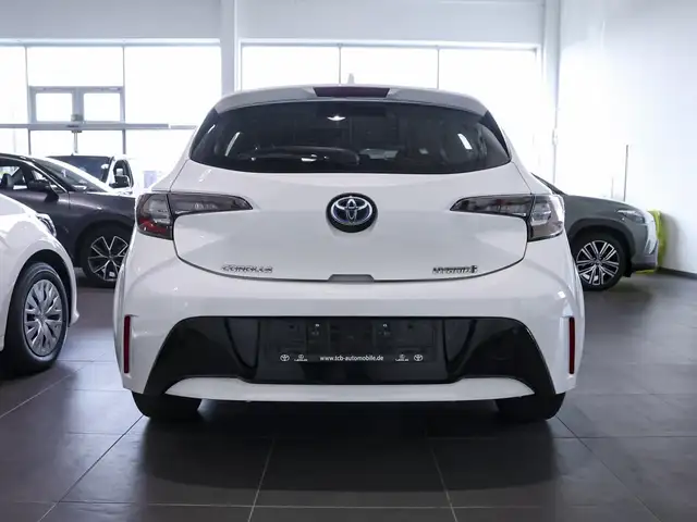 Toyota Corolla view 4