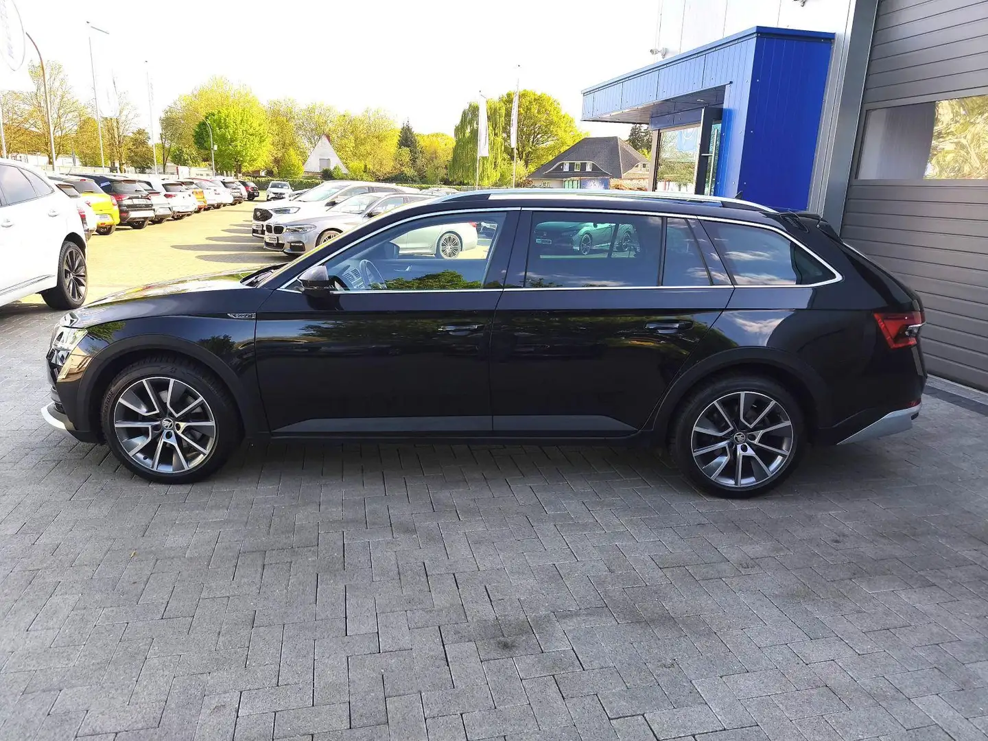 Skoda Superb Combi 4x4 Scout LED/AHK/Kam/VirCo/ACC/Navi Negro - 2