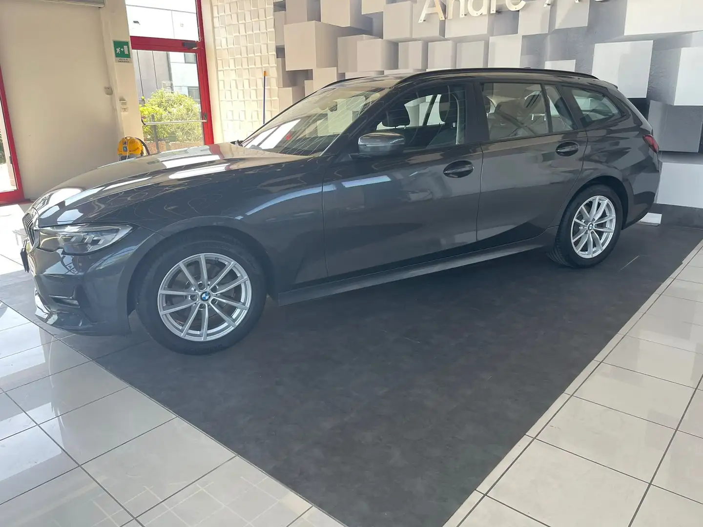 BMW 320 BMW 320 XDRIVE TOURIN BUSINES ATVANTAGE 2020 Gris - 2