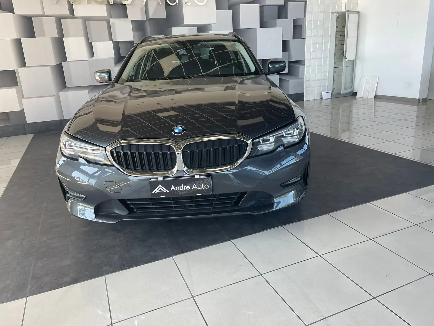 BMW 320 BMW 320 XDRIVE TOURIN BUSINES ATVANTAGE 2020 Gris - 1