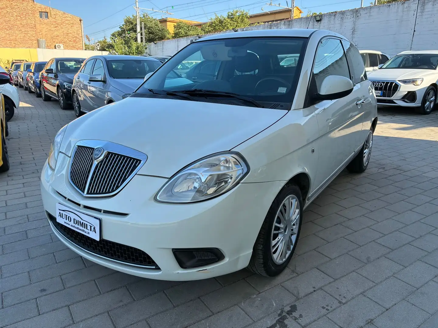 Lancia Ypsilon Ypsilon 1.2 8v Elle 69cv Bianco - 2