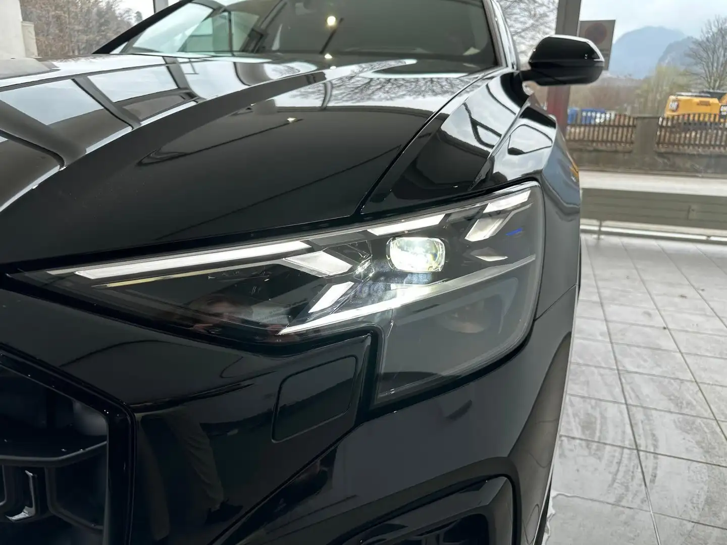 Audi Q8 TDI sw-sw/Nachtsicht/1BK/AHK/HUD/23 Noir - 2