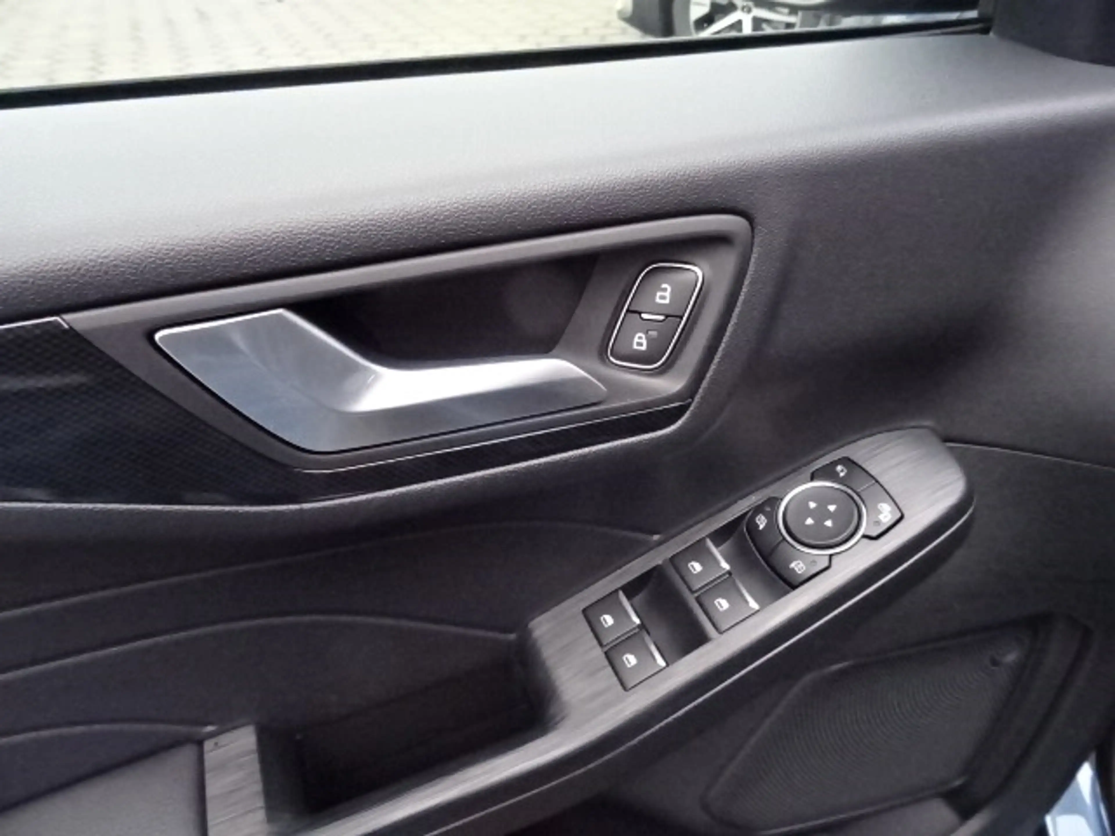 Ford Kuga 2.5 Plug-In Hybrid ST-Line X — photo 10