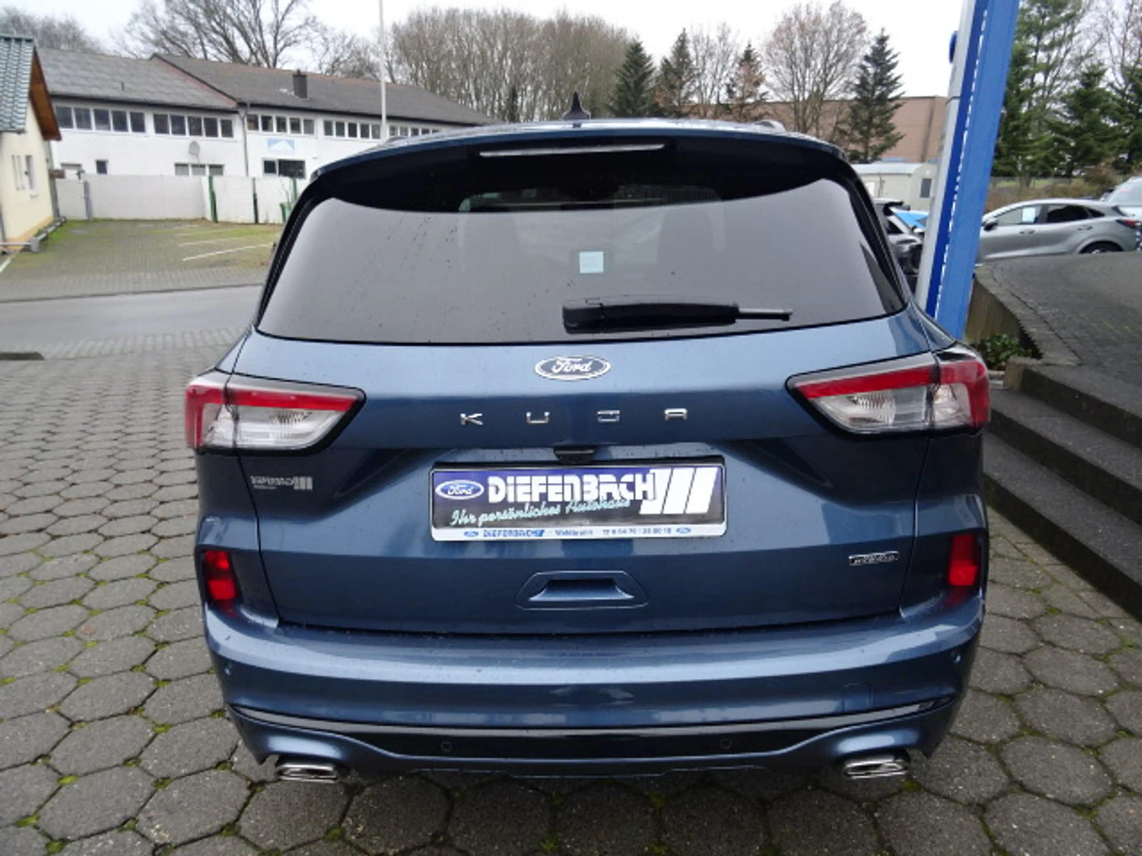 Ford Kuga 2.5 Plug-In Hybrid ST-Line X — photo 3
