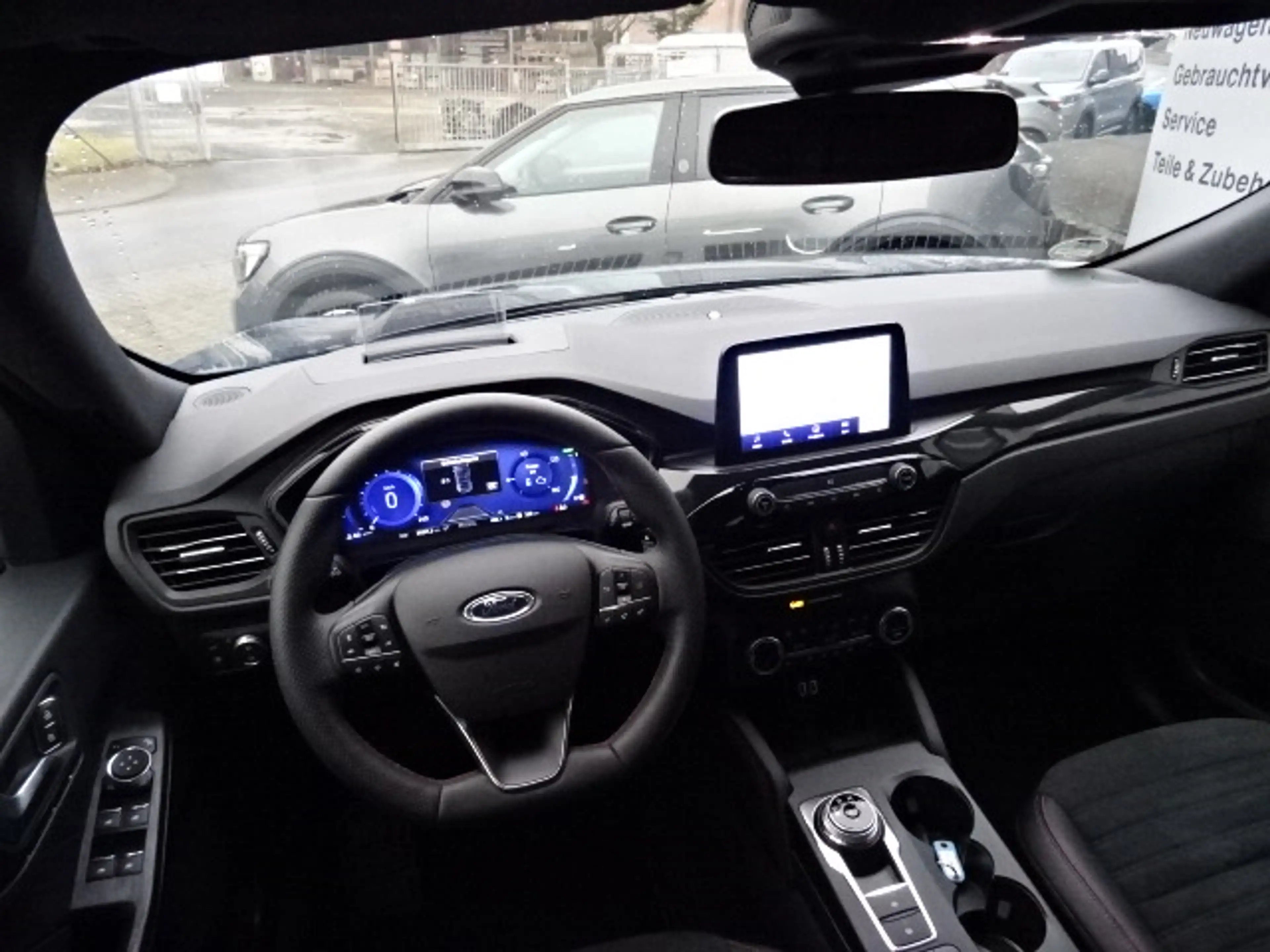 Ford Kuga 2.5 Plug-In Hybrid ST-Line X — photo 9