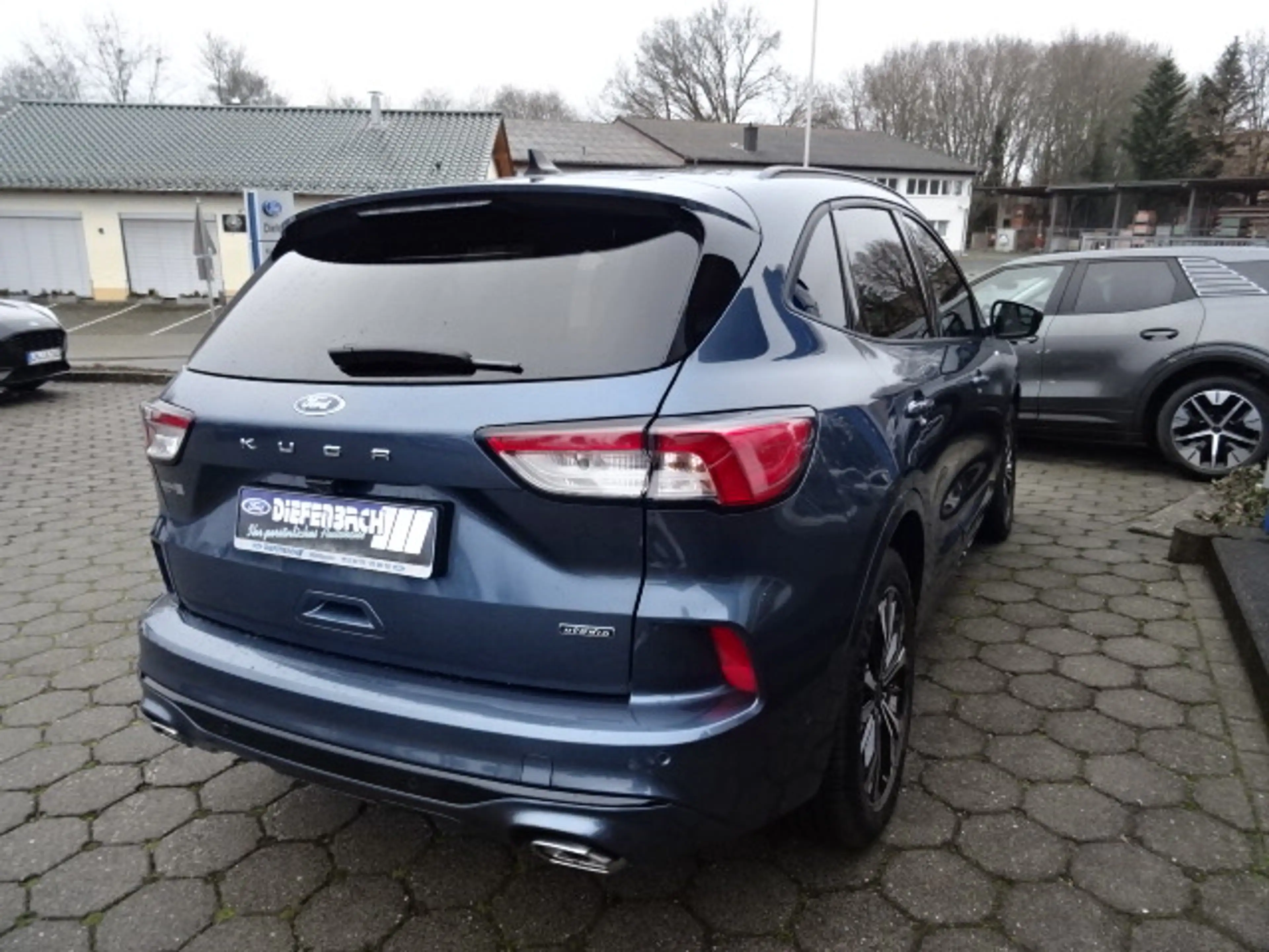 Ford Kuga 2.5 Plug-In Hybrid ST-Line X — photo 4