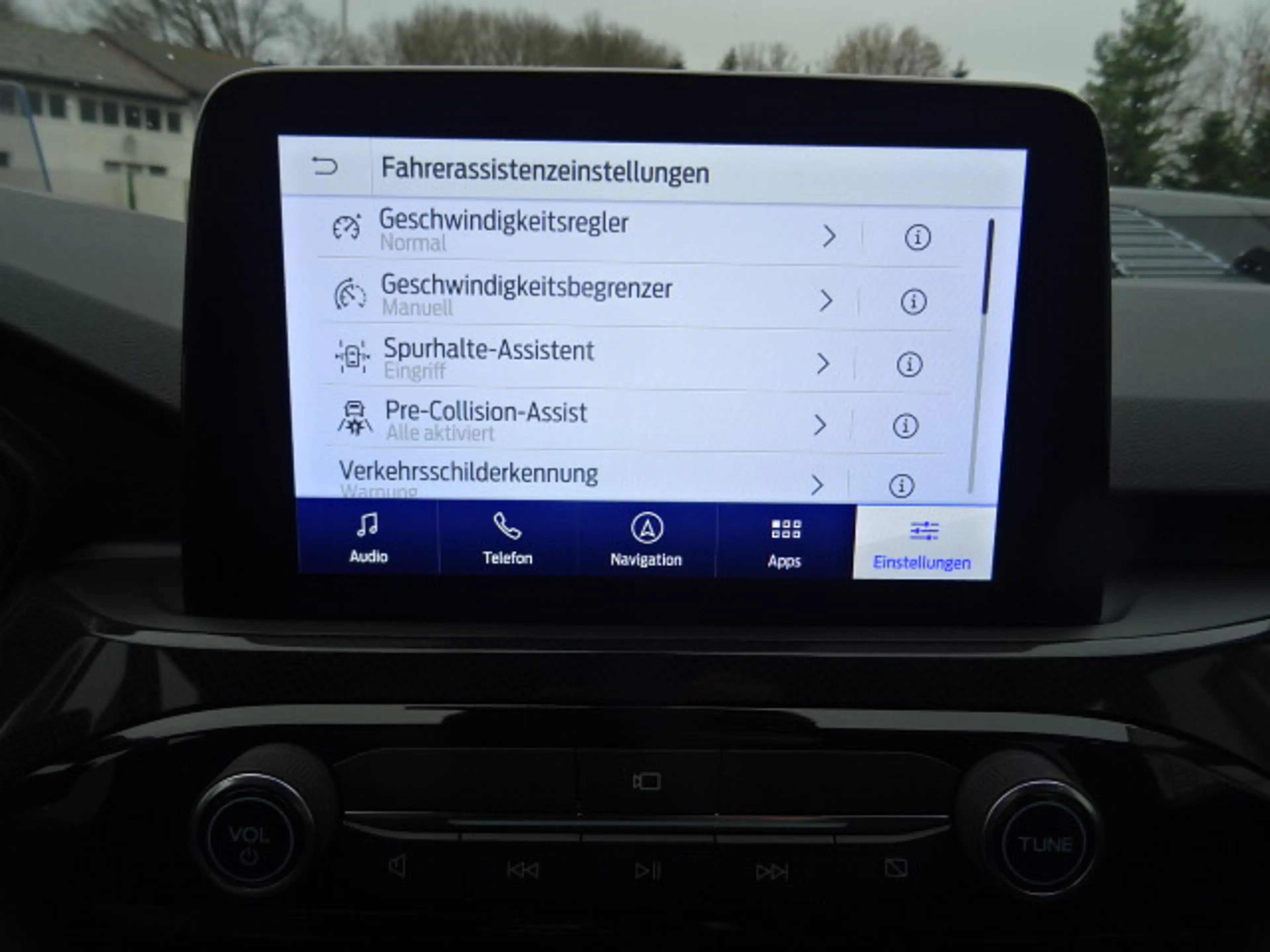 Ford Kuga 2.5 Plug-In Hybrid ST-Line X — photo 12