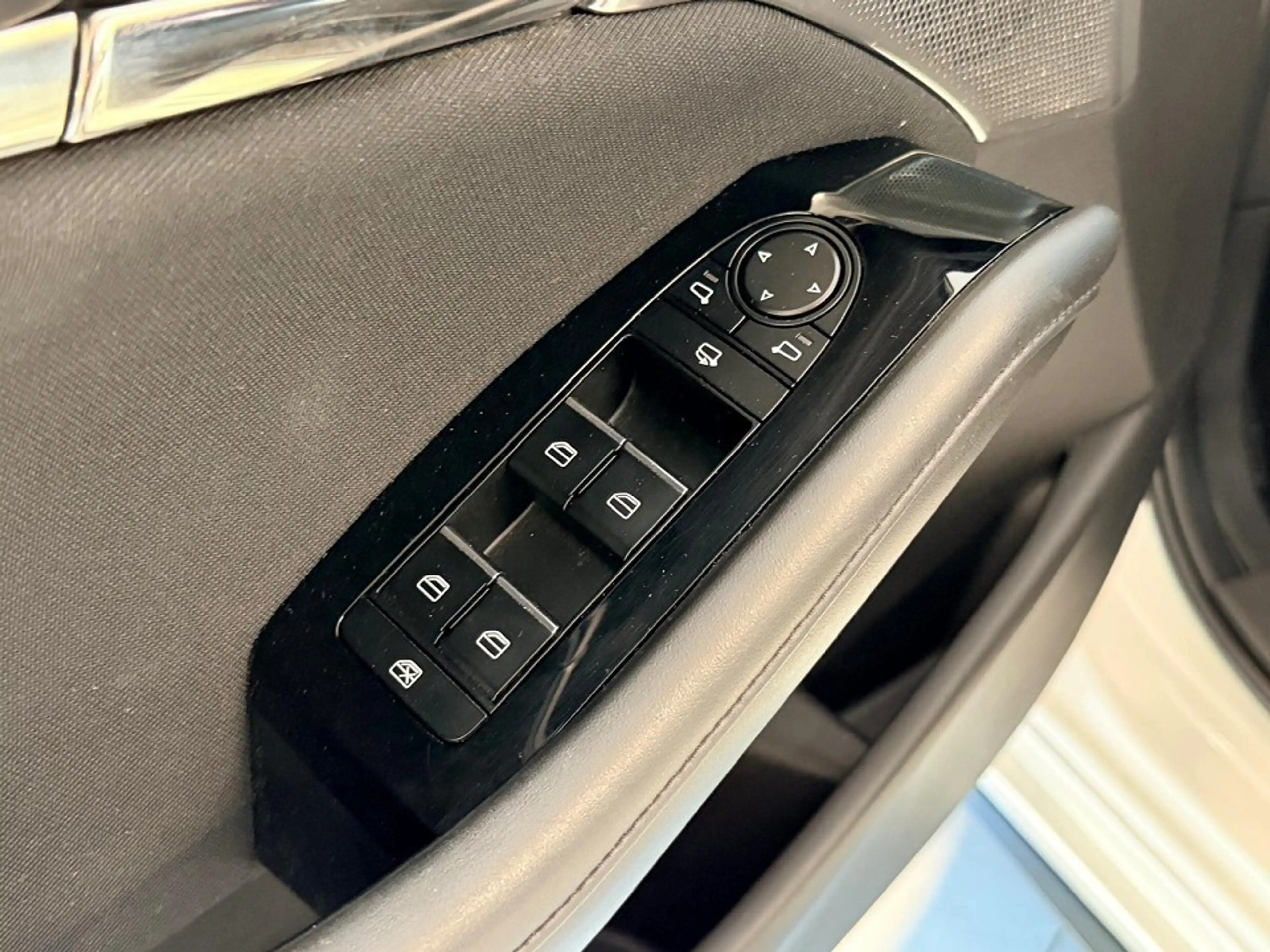 Mazda 3 Selection 150 PS *Premium-Paket*Navi*Bose* — photo 18