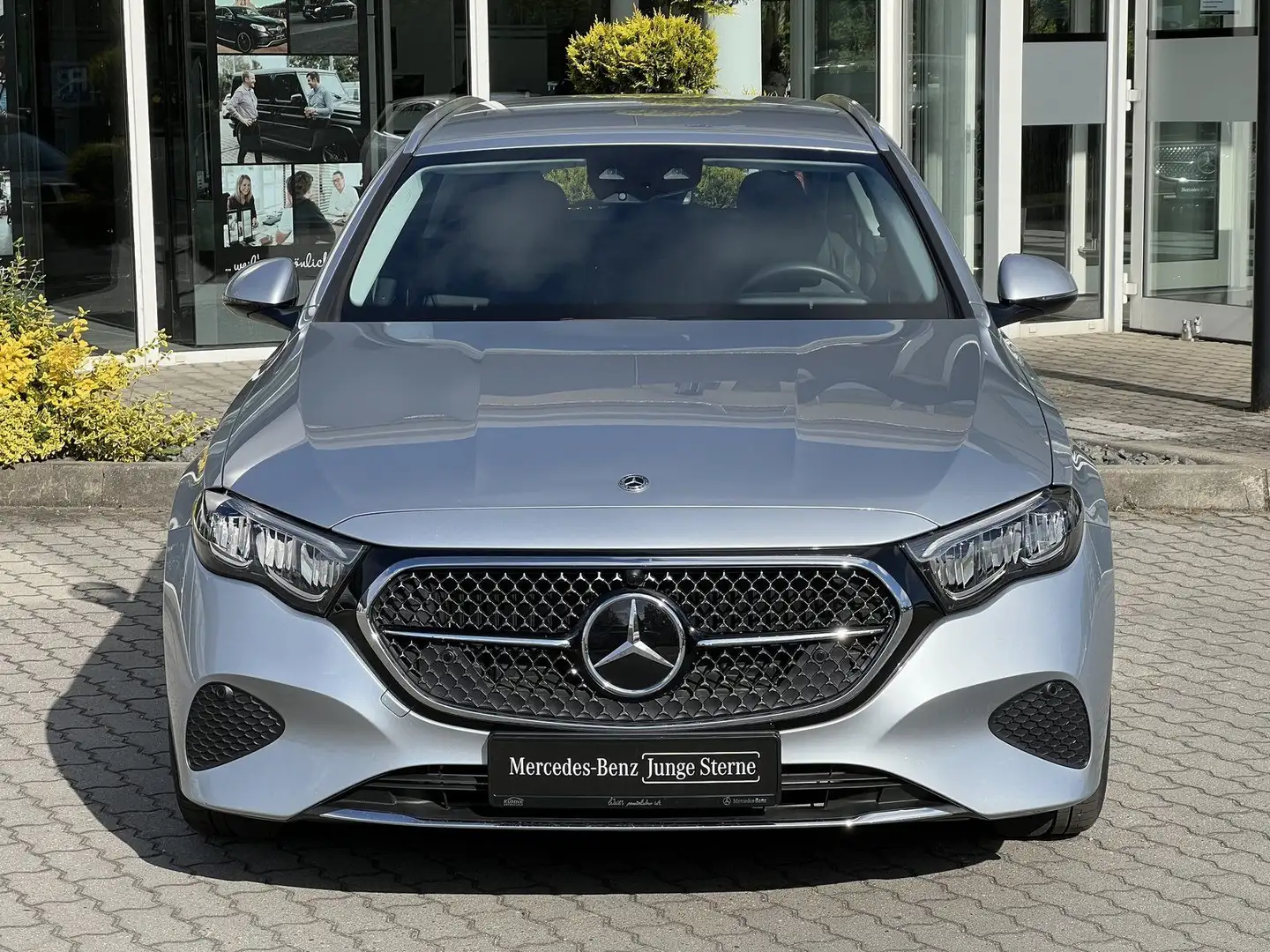 Mercedes-Benz E 300 T e+Fahrassist Plus+AHZV+Winter+Distronic Zilver - 2