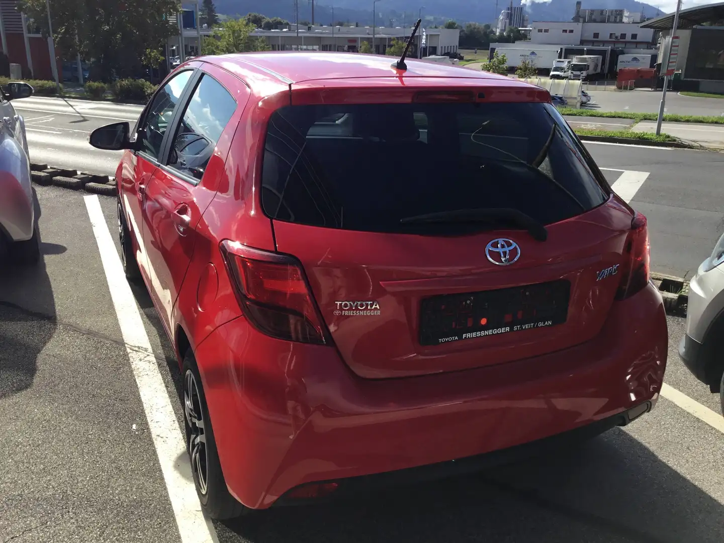 Toyota Yaris 1,3 dVVT-i Edition 45 Rot - 2
