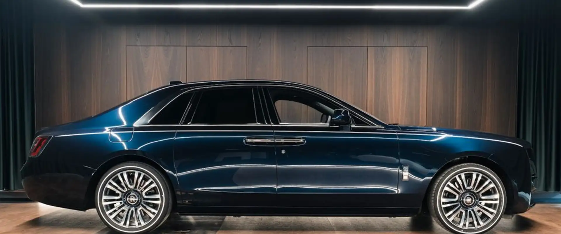 Rolls-Royce Ghost Black Badge Синій - 2