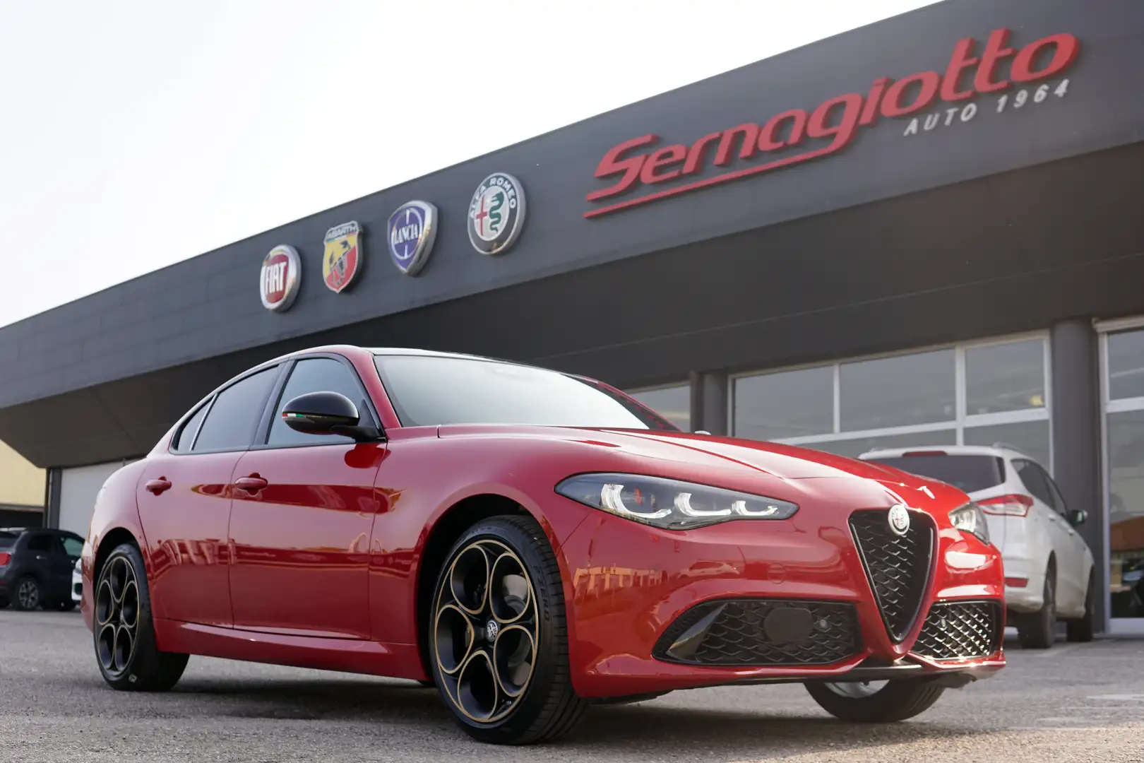 Alfa Romeo Giulia 2.2 210cv t Intensa Q4 | HARMAN KARDON | TETTO Rosso - 1