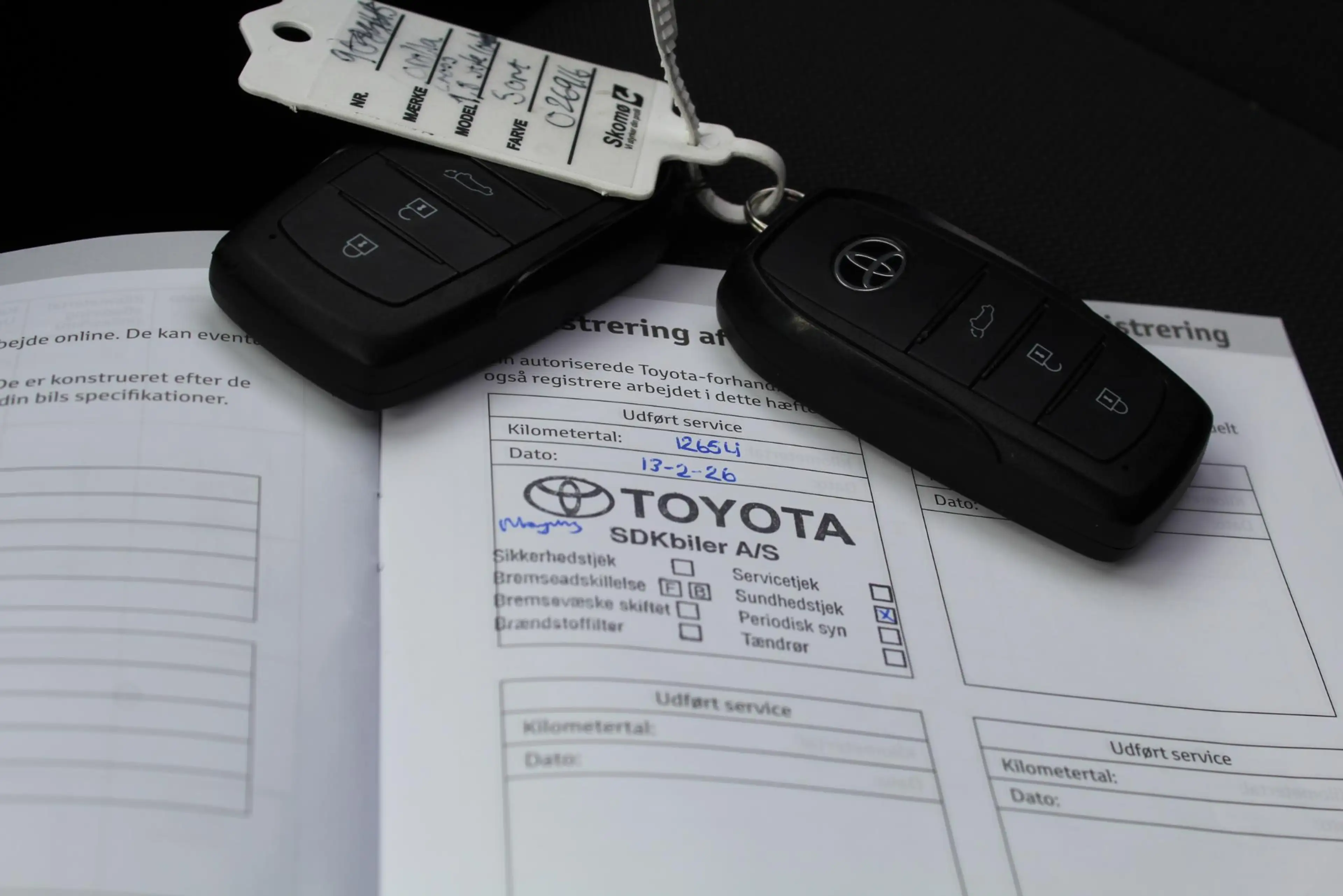 Toyota Corolla Cross Hybrid 140 Style — photo 31