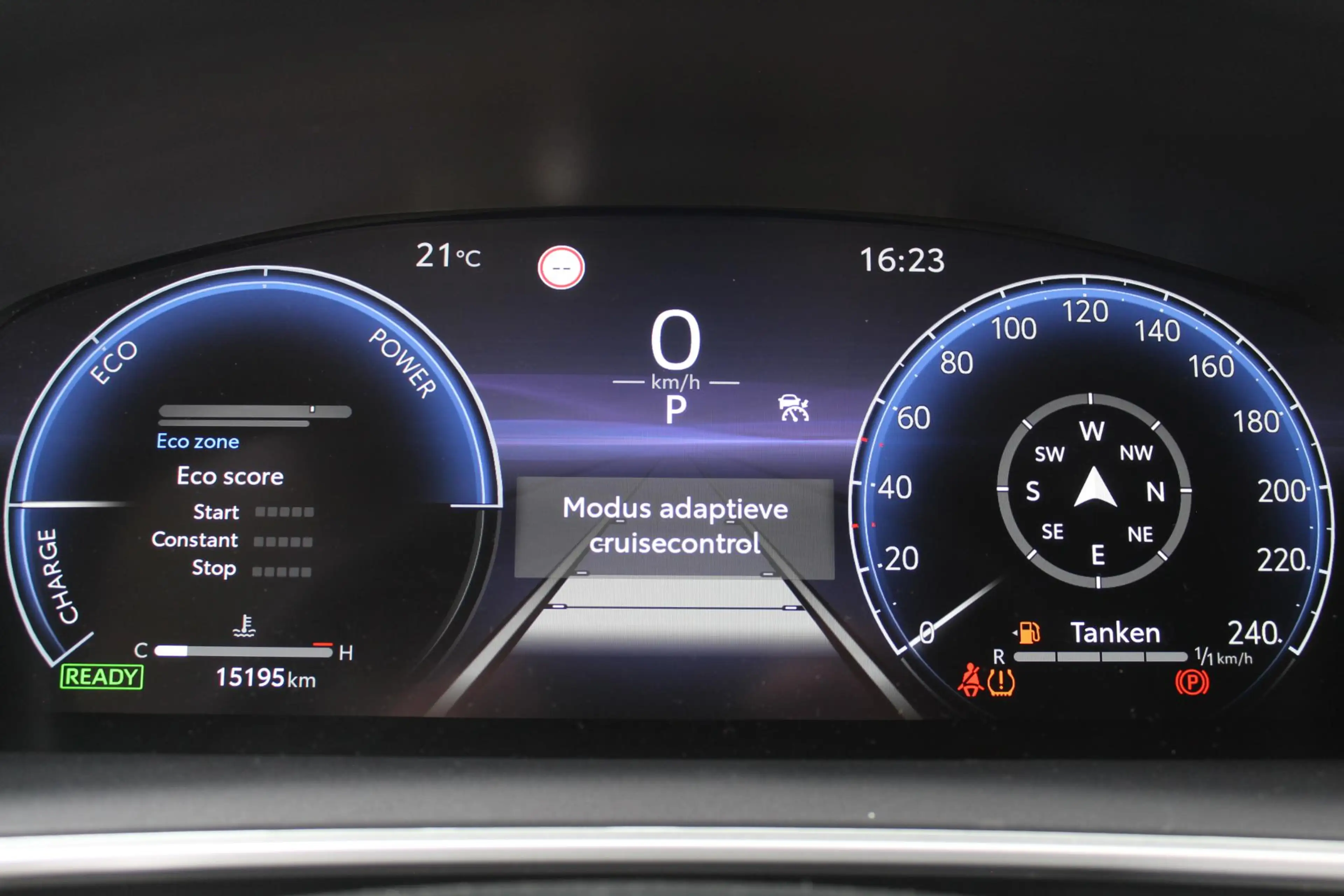 Toyota Corolla Cross Hybrid 140 Style — photo 19