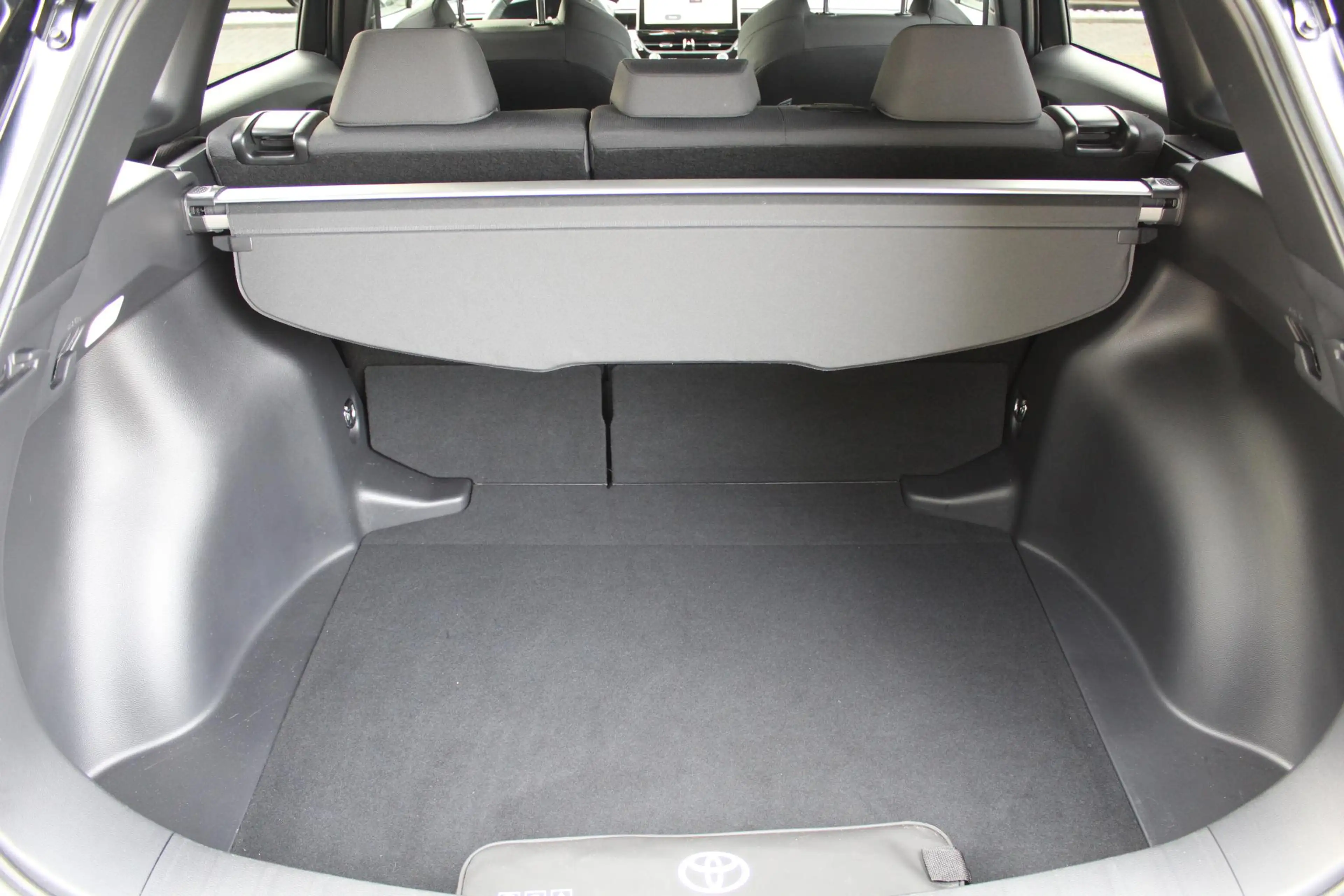 Toyota Corolla Cross Hybrid 140 Style — photo 10