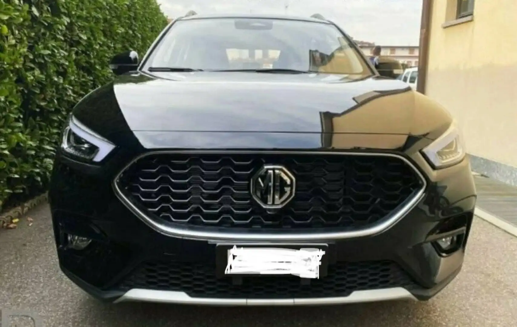 MG ZS 1.5 Luxury Nero - 1