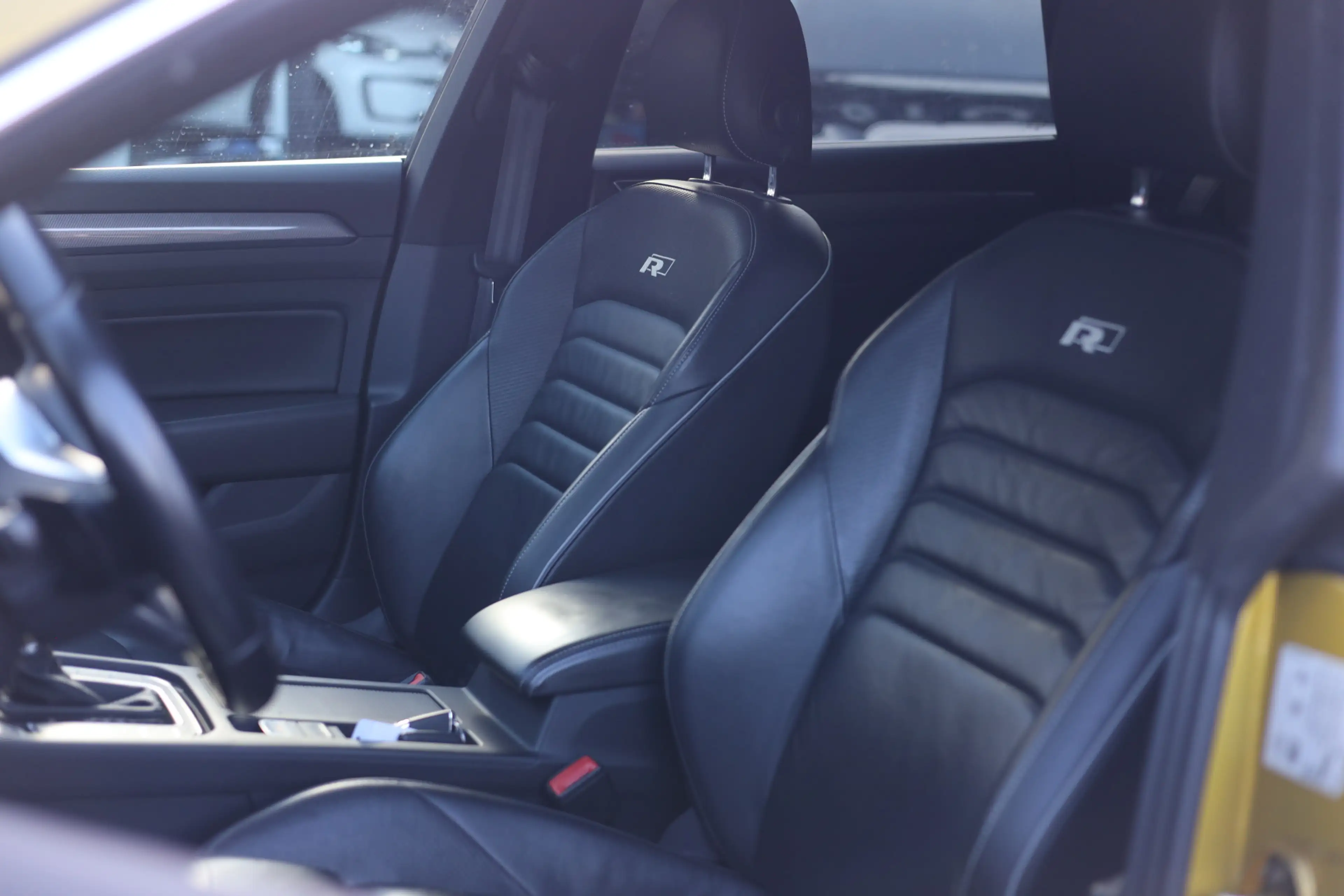 Volkswagen Arteon 2.0 TSI R-LINE | AUT I CAMERA I PANO | NAVI | LEDE — photo 13