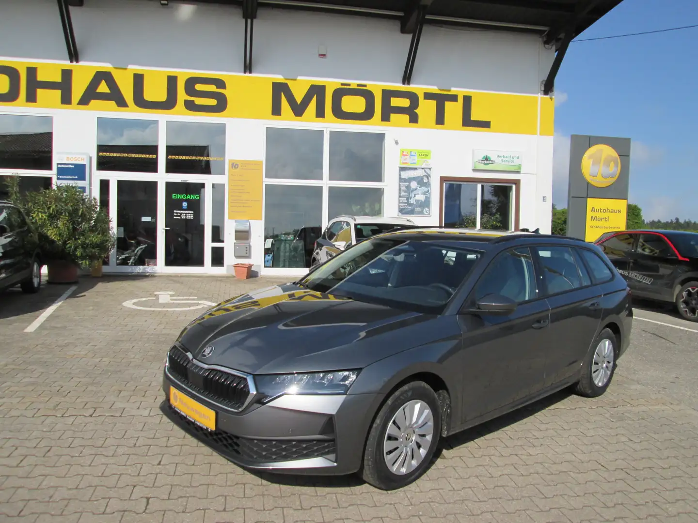 Skoda Octavia Combi Essence 1.5 TSI 85 kW Grau - 1