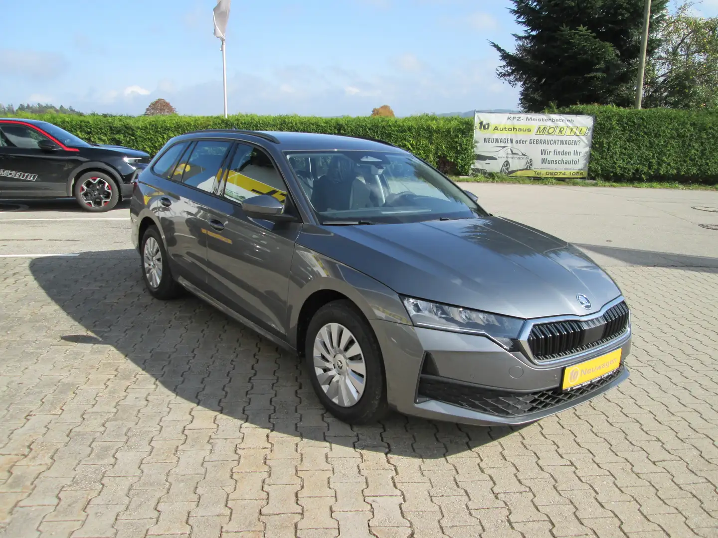 Skoda Octavia Combi Essence 1.5 TSI 85 kW Grau - 2