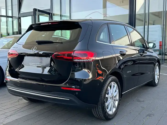 Mercedes-Benz B-Class view 4