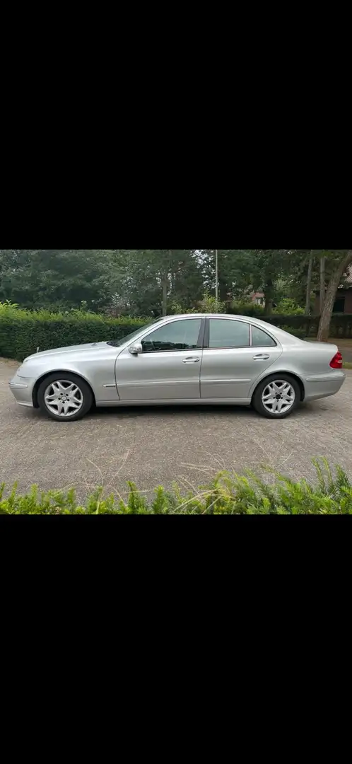 Mercedes-Benz E 240 Elegance - 2
